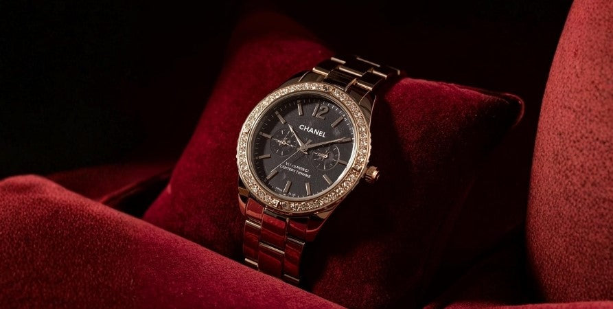 Chanel J12 