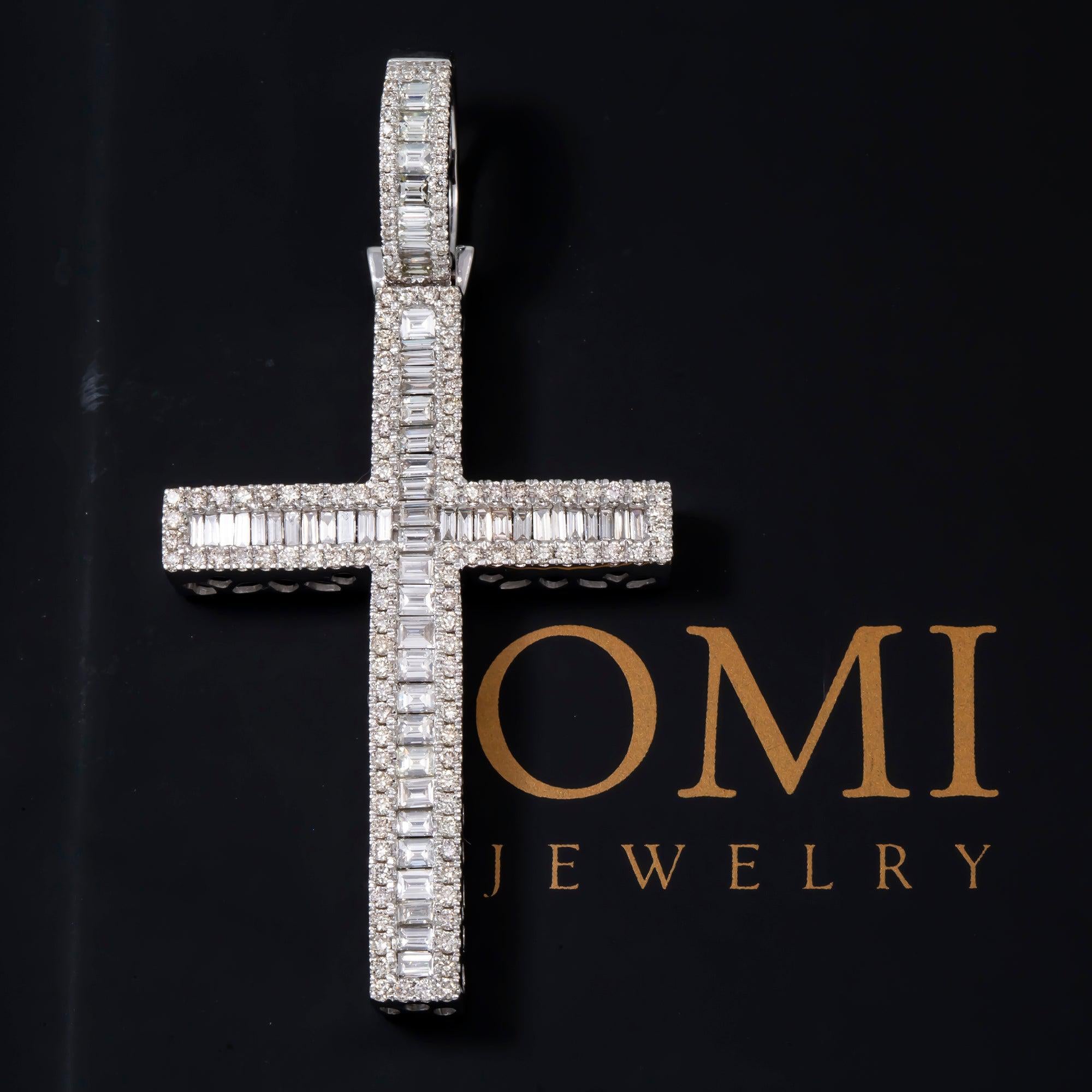 14K GOLD BAGUETTE AND ROUND DIAMOND CROSS PENDANT 2.80 CT