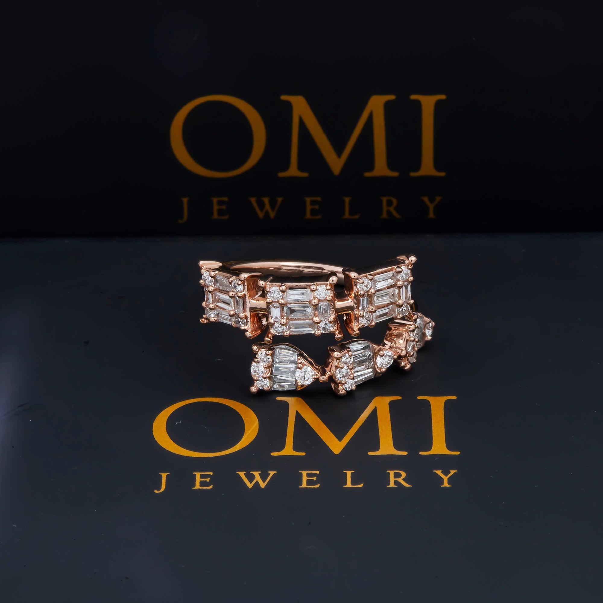 14K GOLD BAGUETTE AND ROUND DIAMOND WRAP RING 0.80 CT