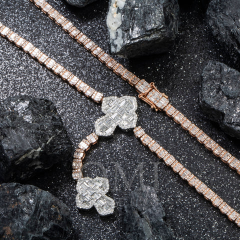 10K GOLD TWO TONE BAGUETTE AND ROUND DIAMOND CROSS CHAIN 4.92 CT