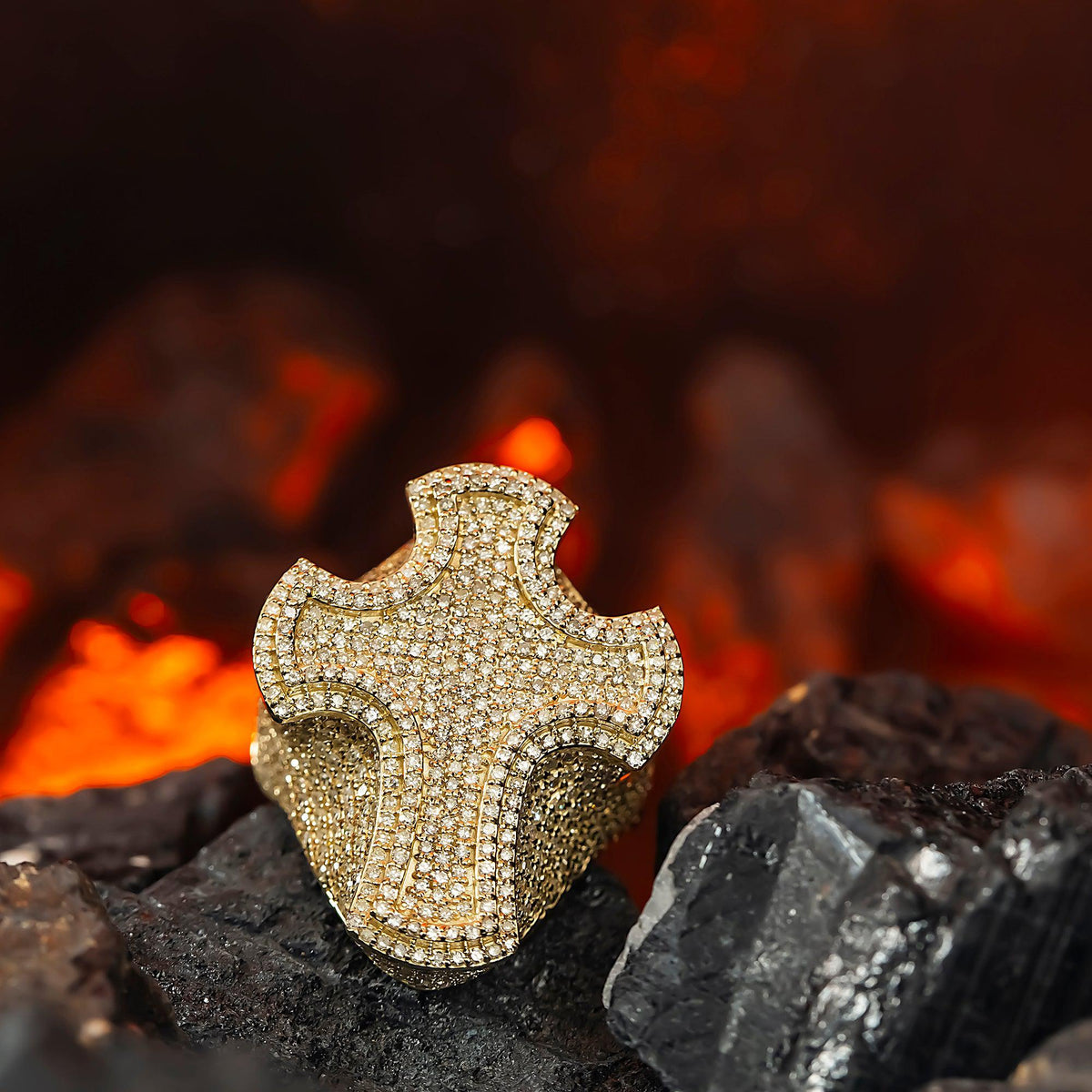 10K GOLD ROUND DIAMOND CROSS STATEMENT RING 3.90 CT
