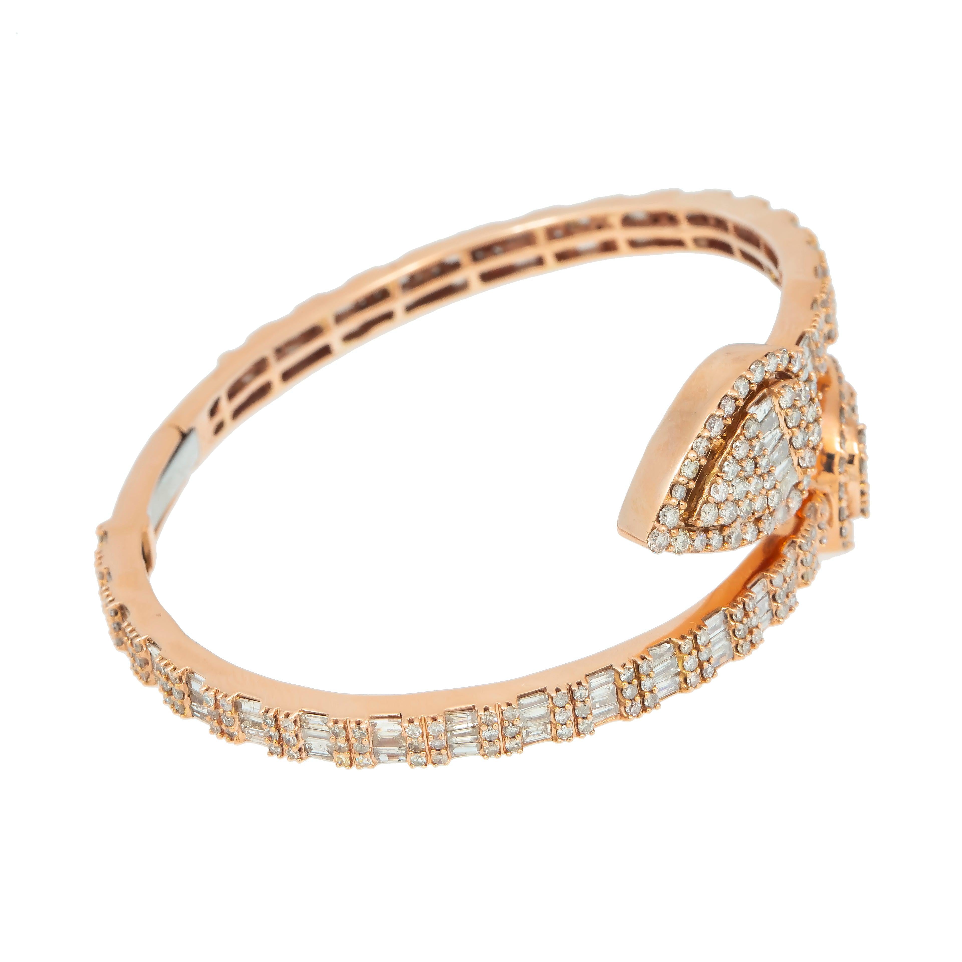 14K GOLD BAGUETTE DIAMONDS OPEN BANGLE 6.85 CT