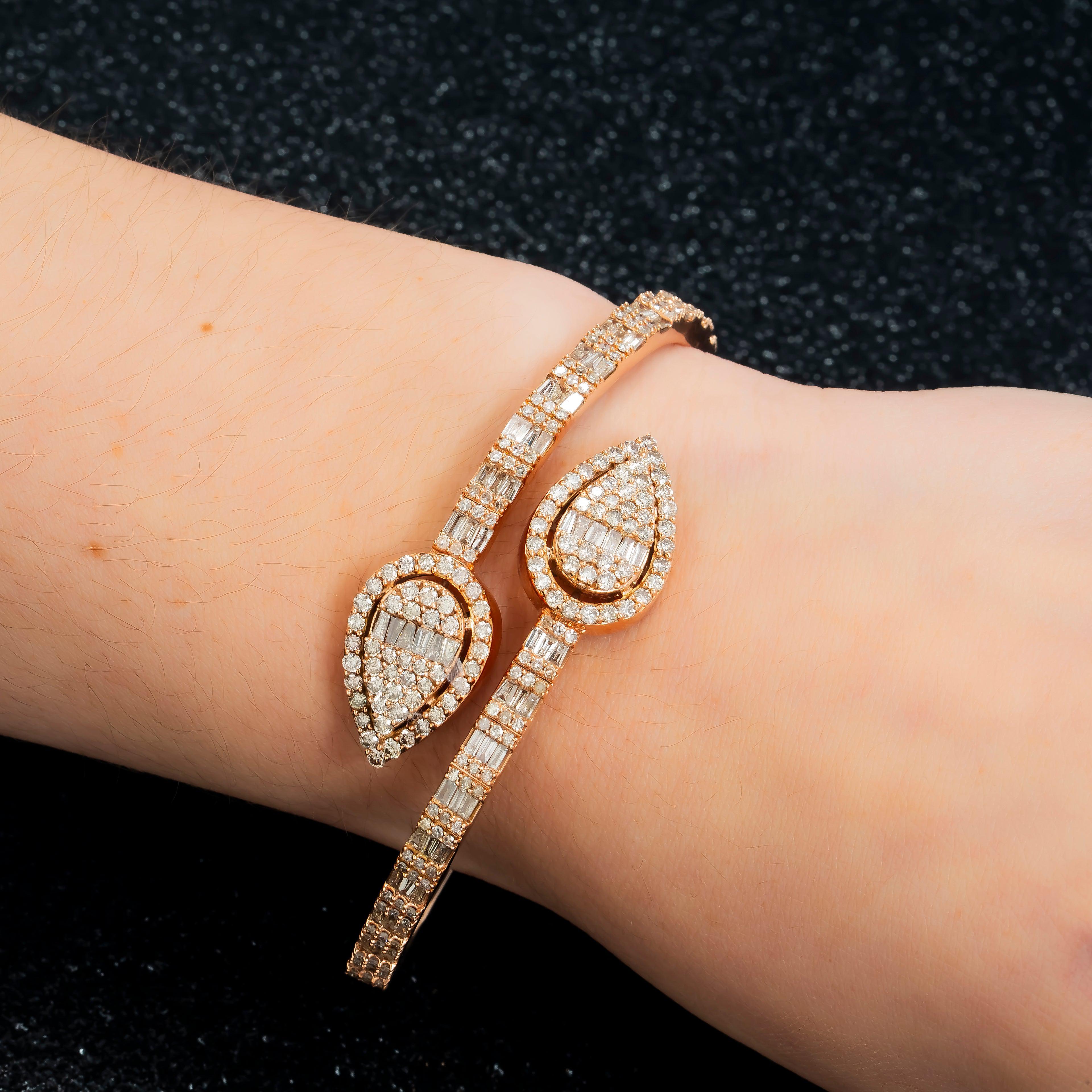 14K GOLD BAGUETTE DIAMONDS OPEN BANGLE 6.85 CT