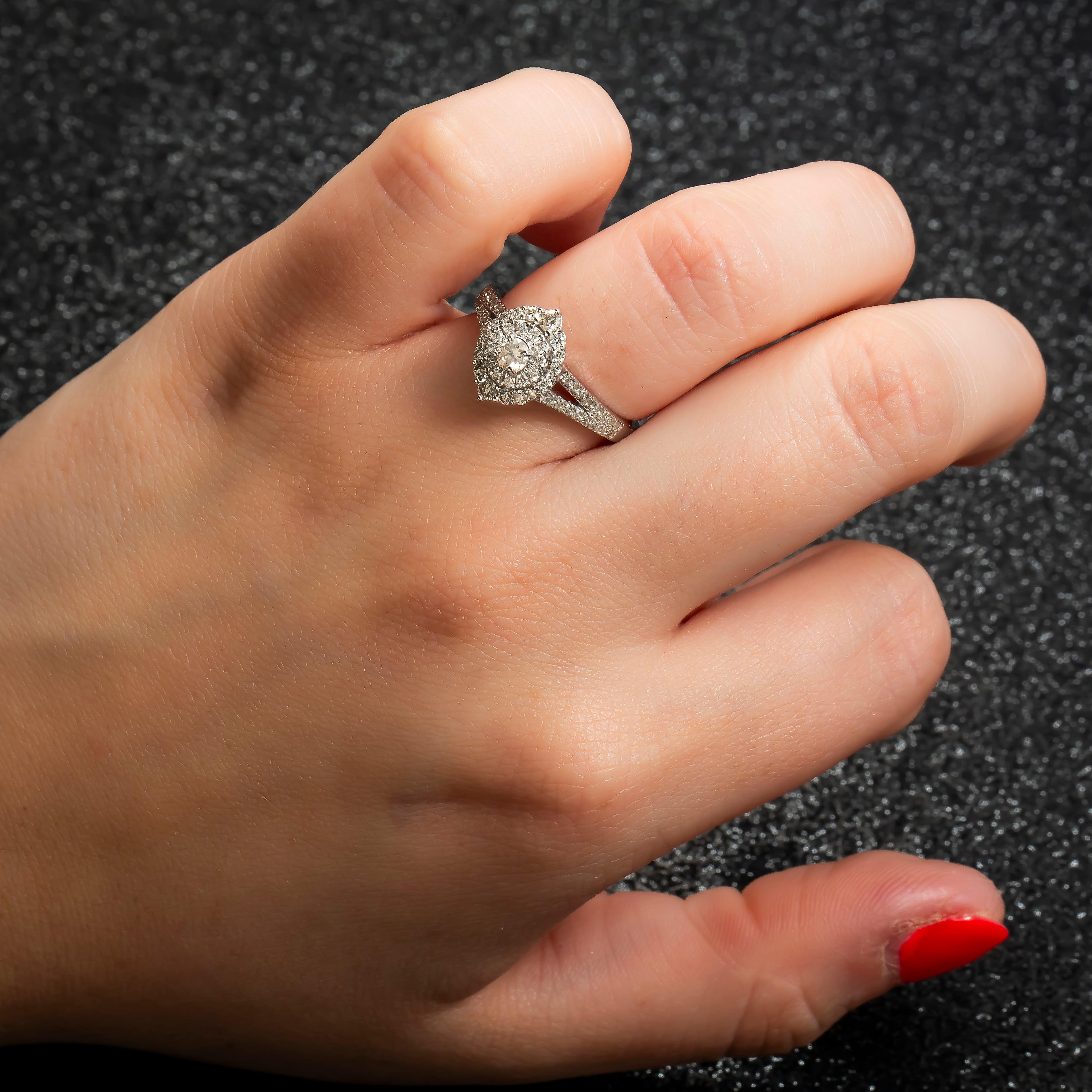 14K GOLD ROUND DIAMOND CLUSTER ENGAGEMENT RING 0.88 CT