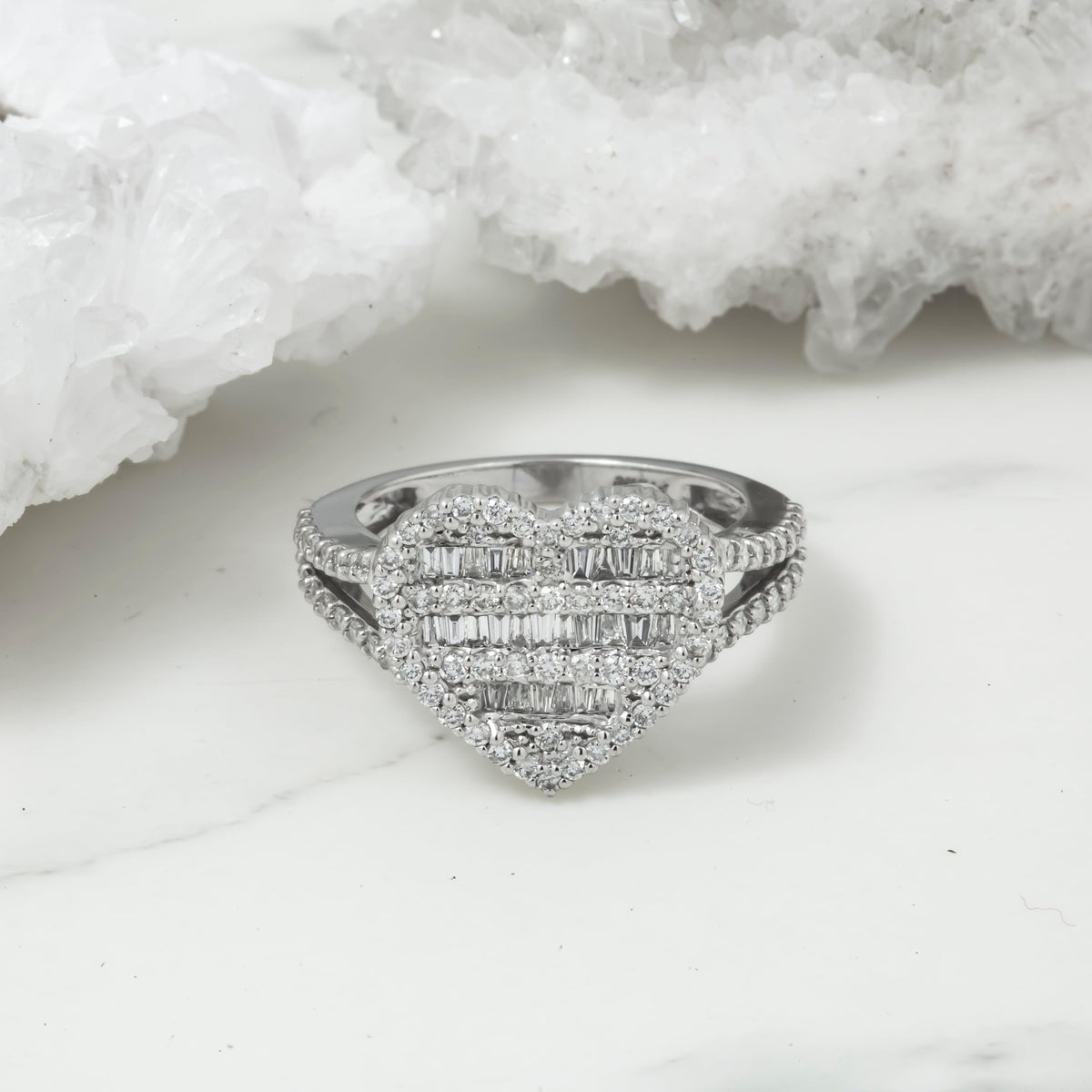 10K GOLD BAGUETTE AND ROUND DIAMOND HEART RING 1.10 CT