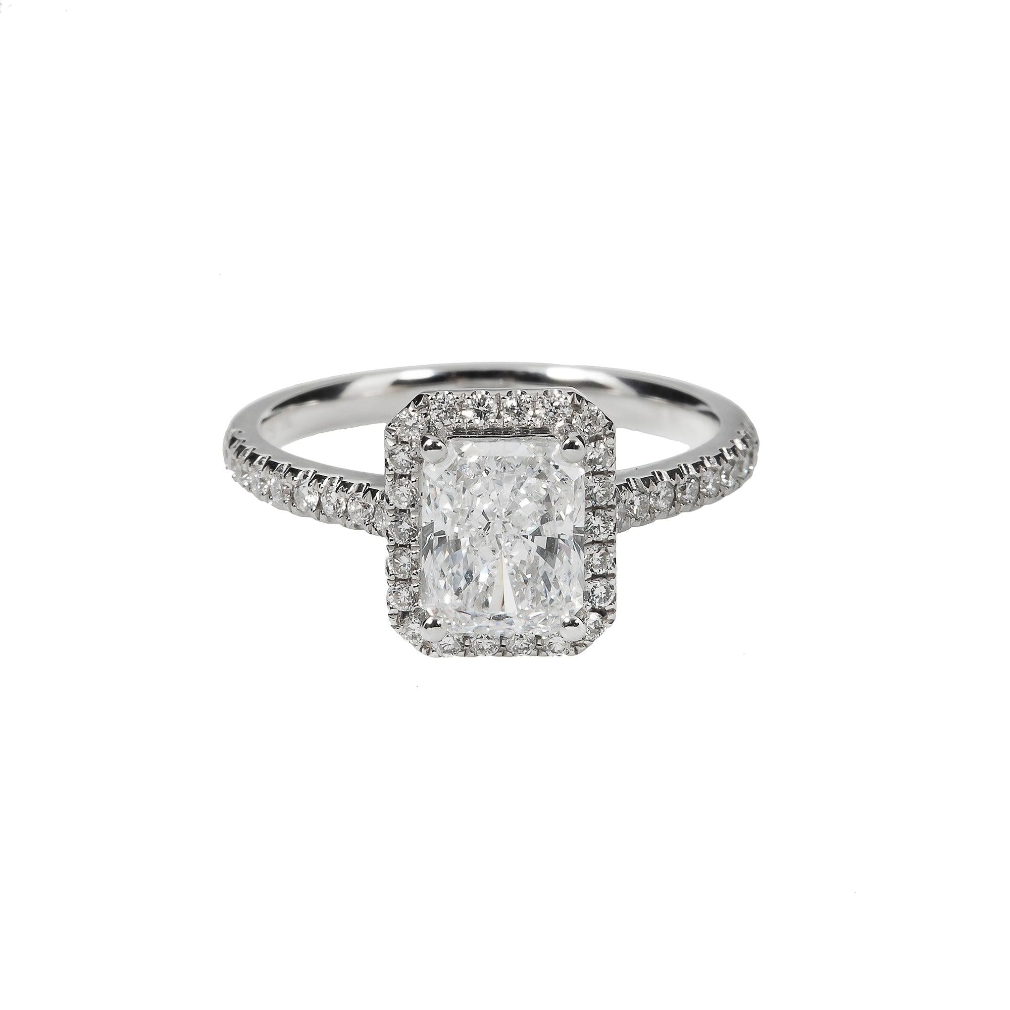 18K GOLD HALO LAB DIAMOND RING 1.90 CTW