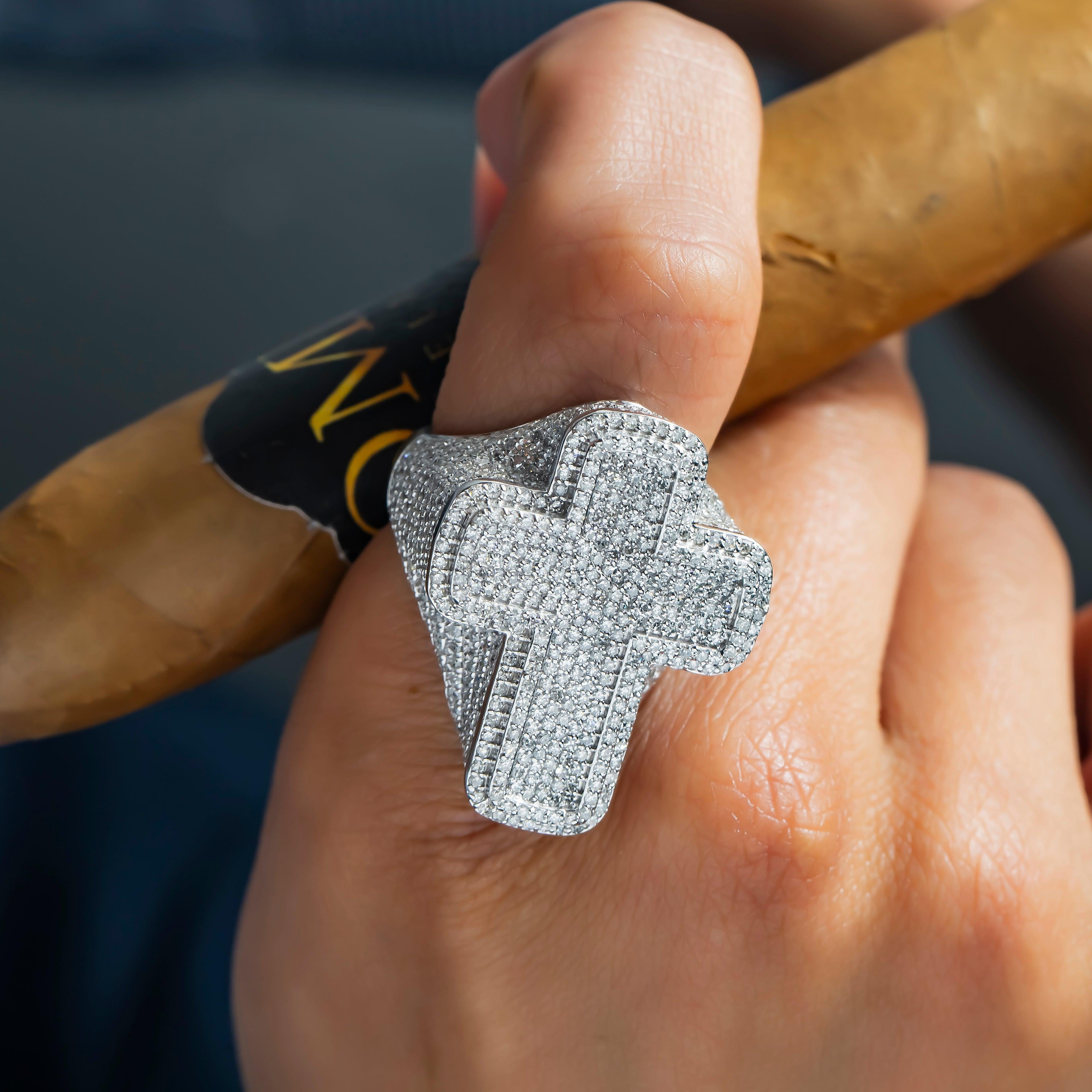 10K GOLD ROUND DIAMOND CROSS STATEMENT RING 3.80 CT