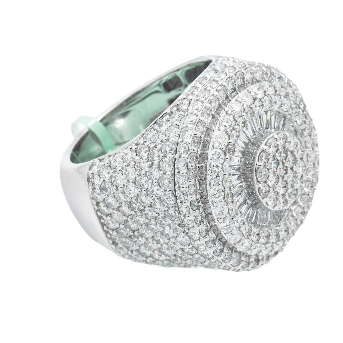 10K GOLD BAGUETTE AND ROUND CLUSTER DIAMOND RING 8.75 CT