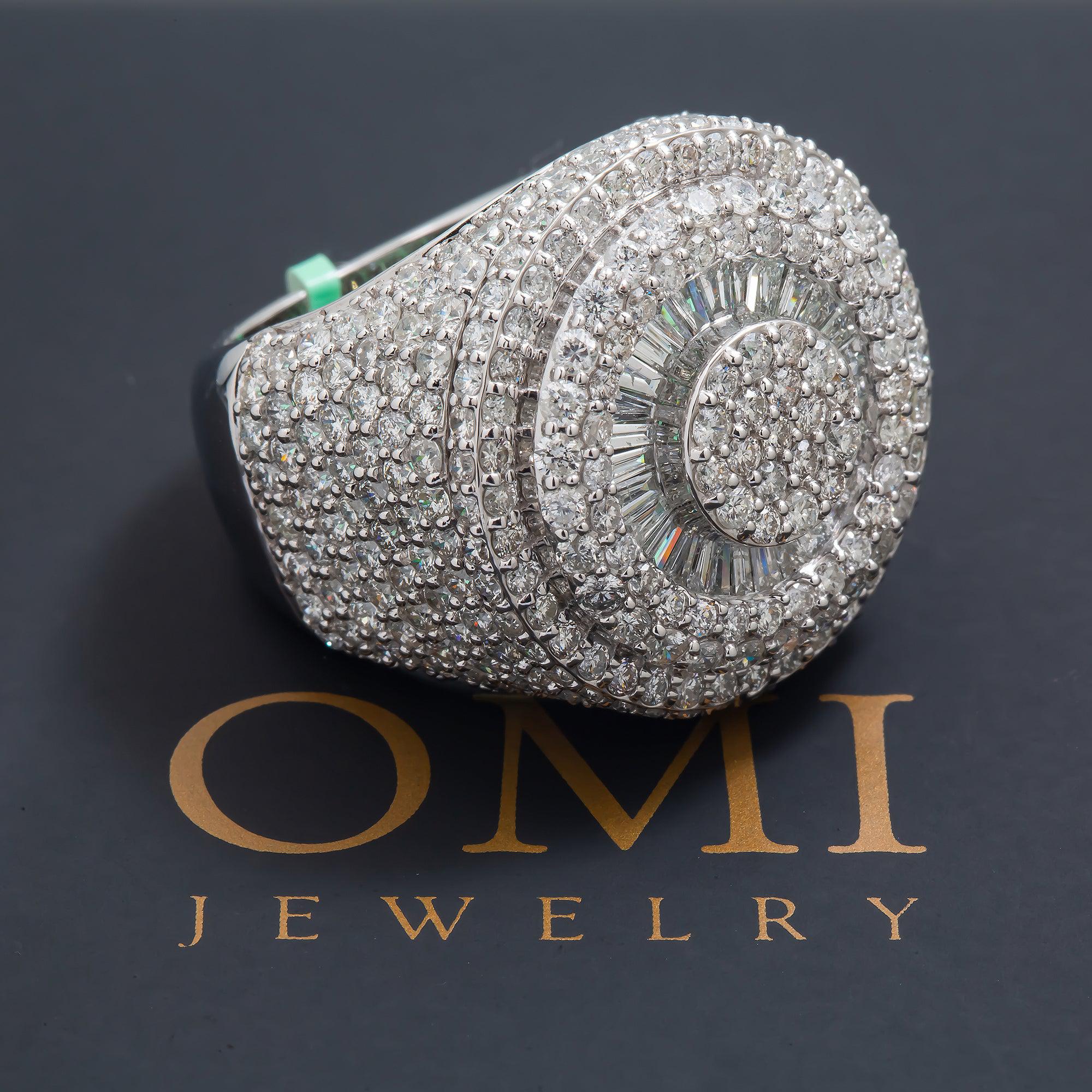 10K GOLD BAGUETTE AND ROUND CLUSTER DIAMOND RING 8.75 CT