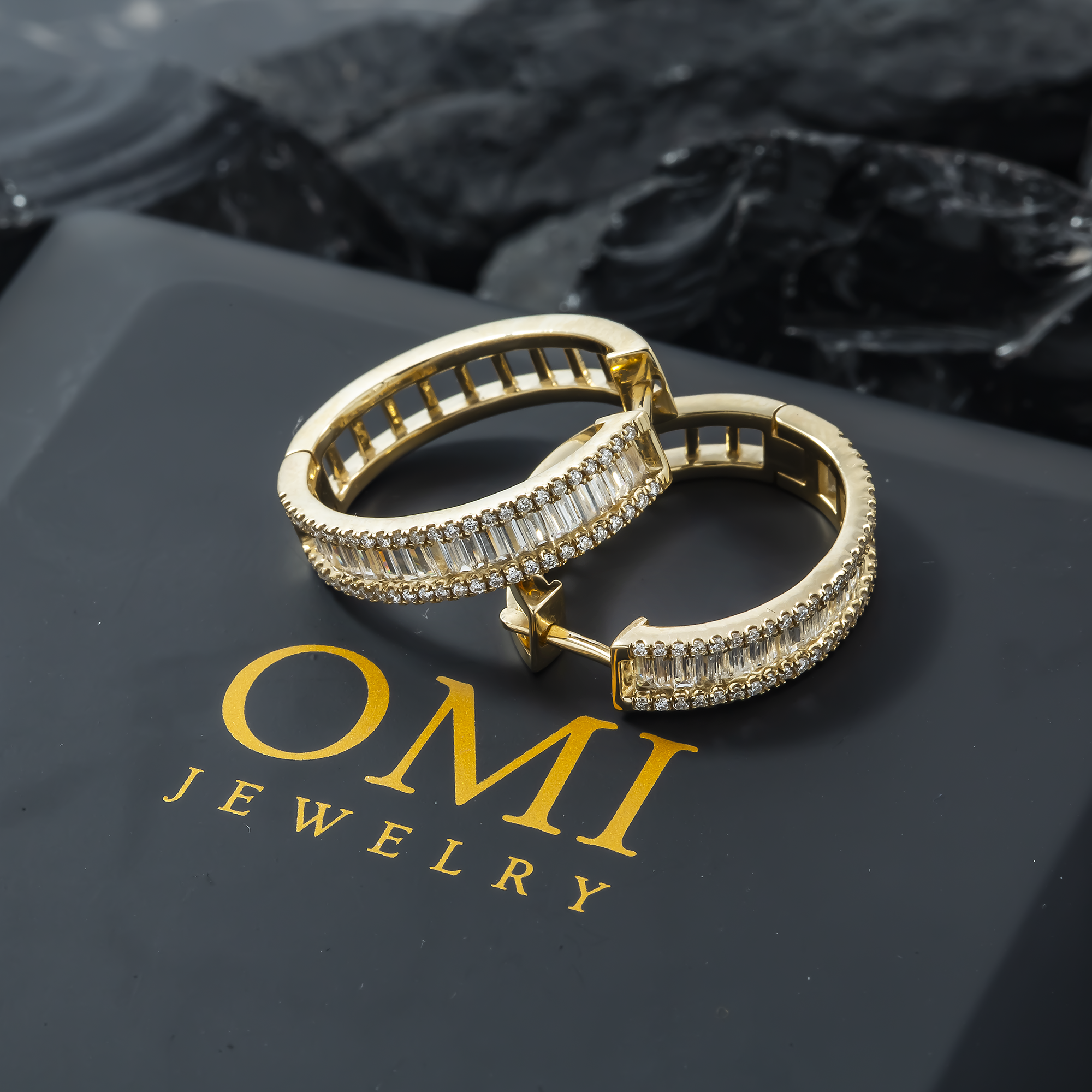 14K GOLD BAGUETTE AND ROUND DIAMOND HOOP EARRINGS 1.18 CTW