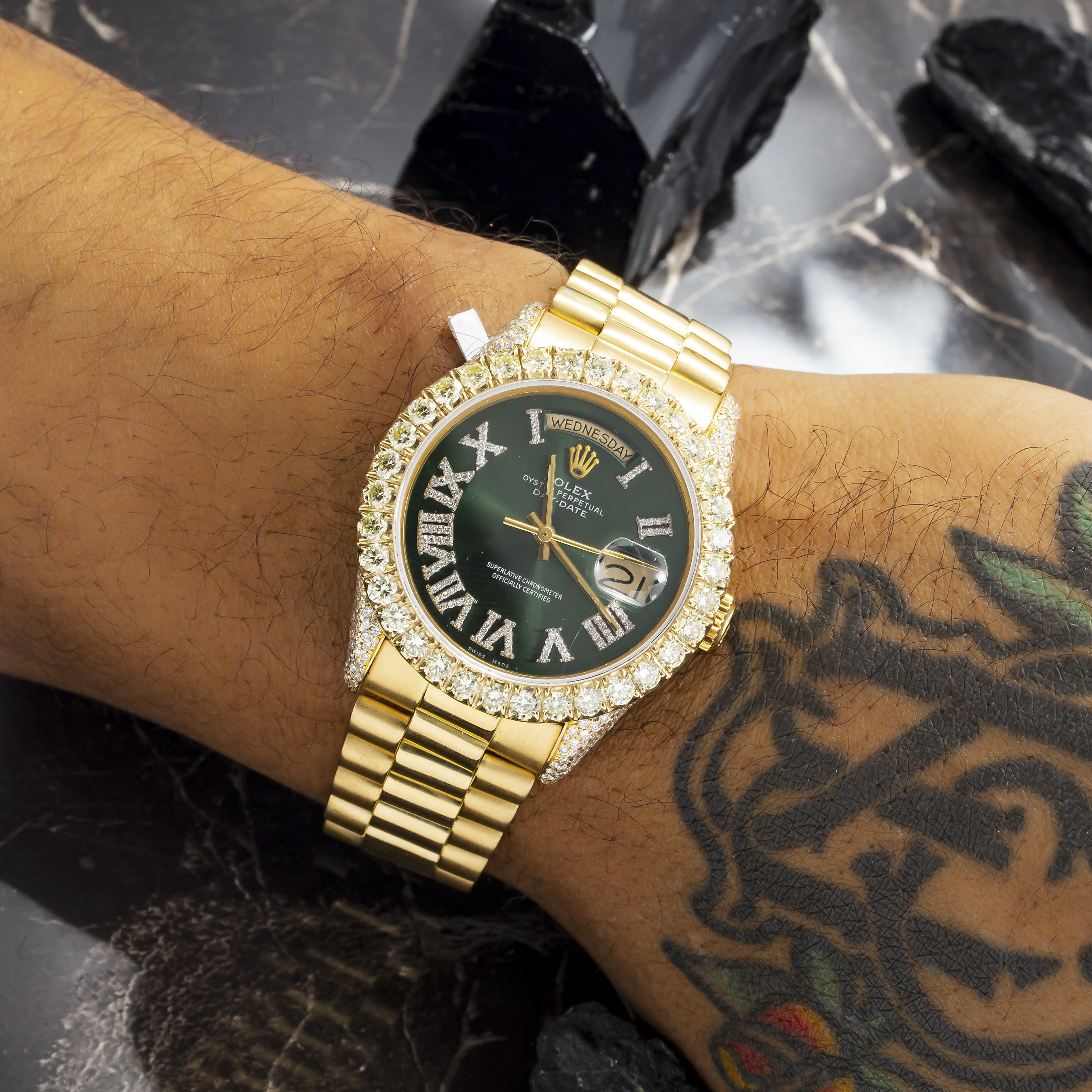 Rolex Day-Date 36MM 18038 Green Roman Diamond Dial Diamond Bezel 18K Yellow Gold President Bracelet 17.5ct