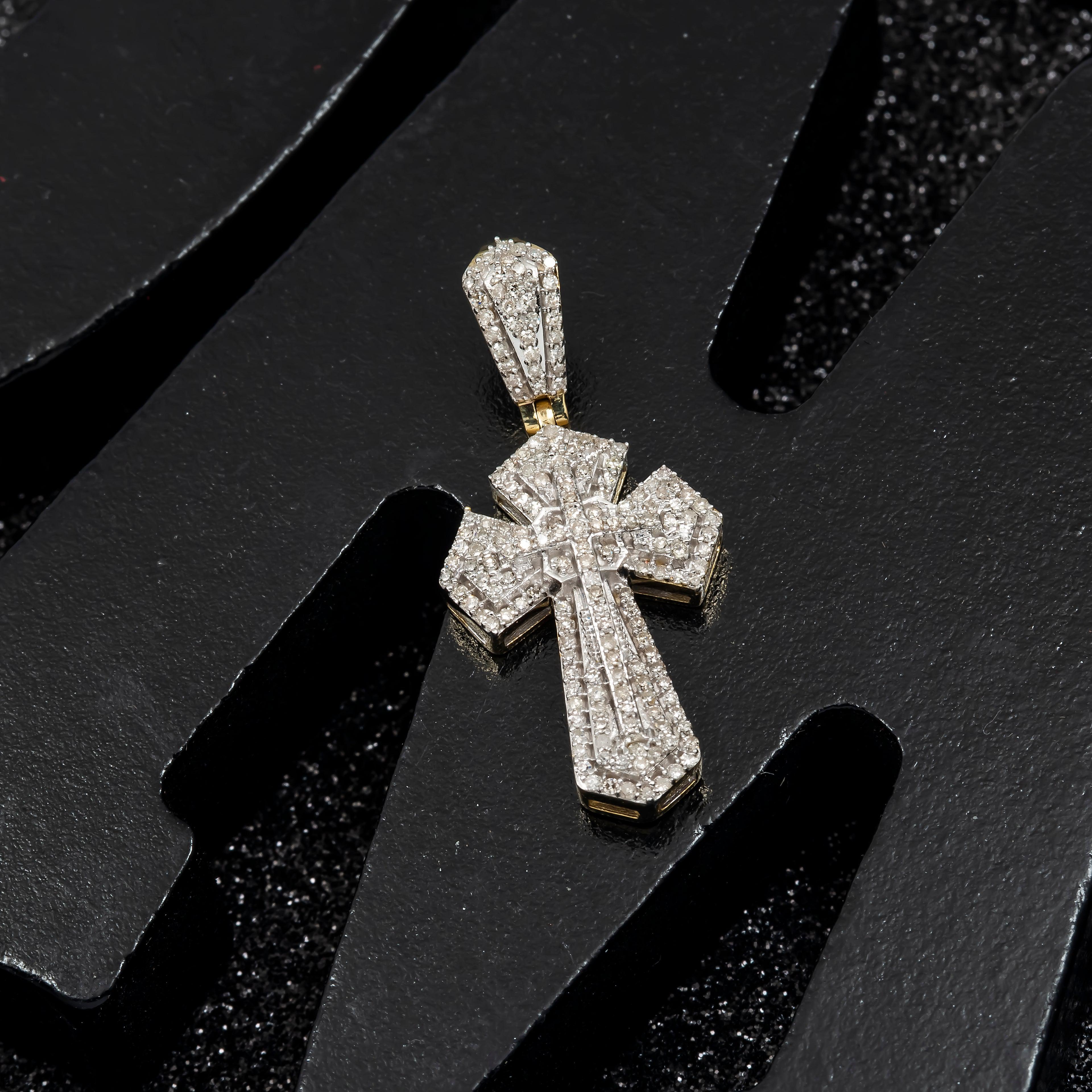 10K GOLD DIAMOND 3D CROSS PENDANT 0.60 CT