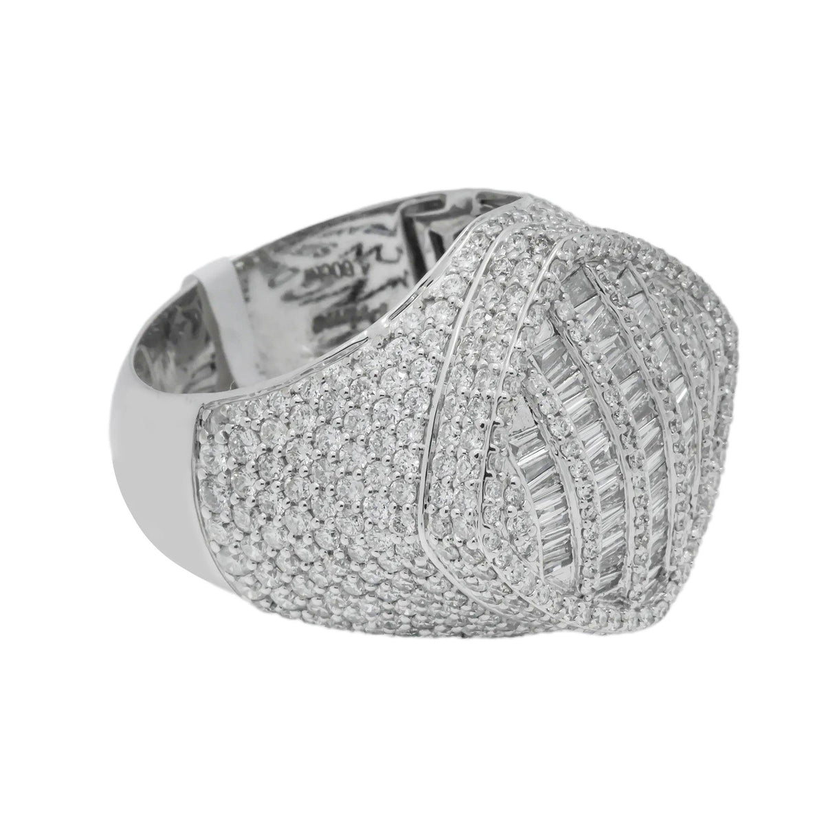 10K GOLD BAGUETTE AND ROUND DIAMOND CLUSTER RING 4.60 CT