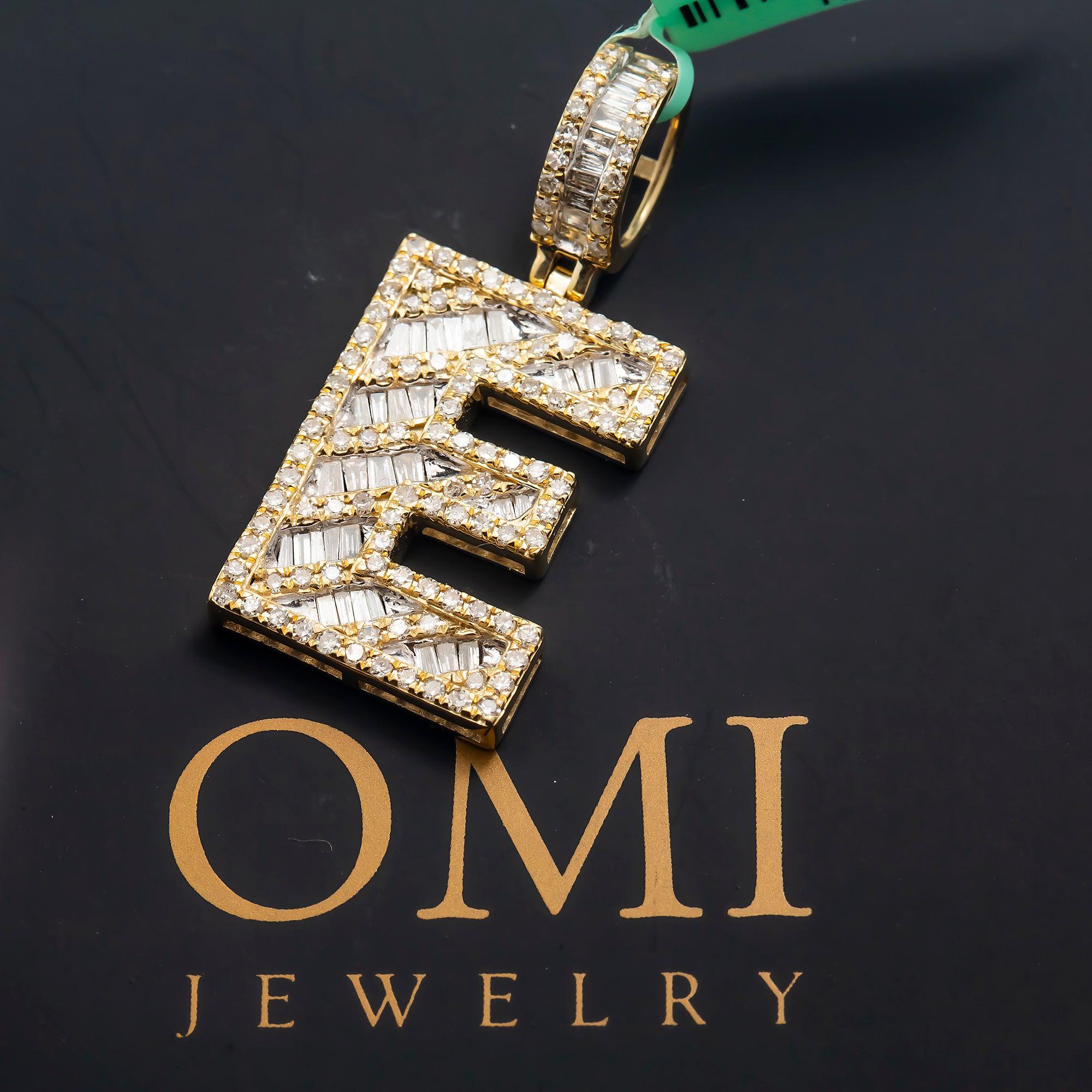 10K GOLD BAGUETTE AND ROUND DIAMOND INITIAL E PENDANT 1.50 CT