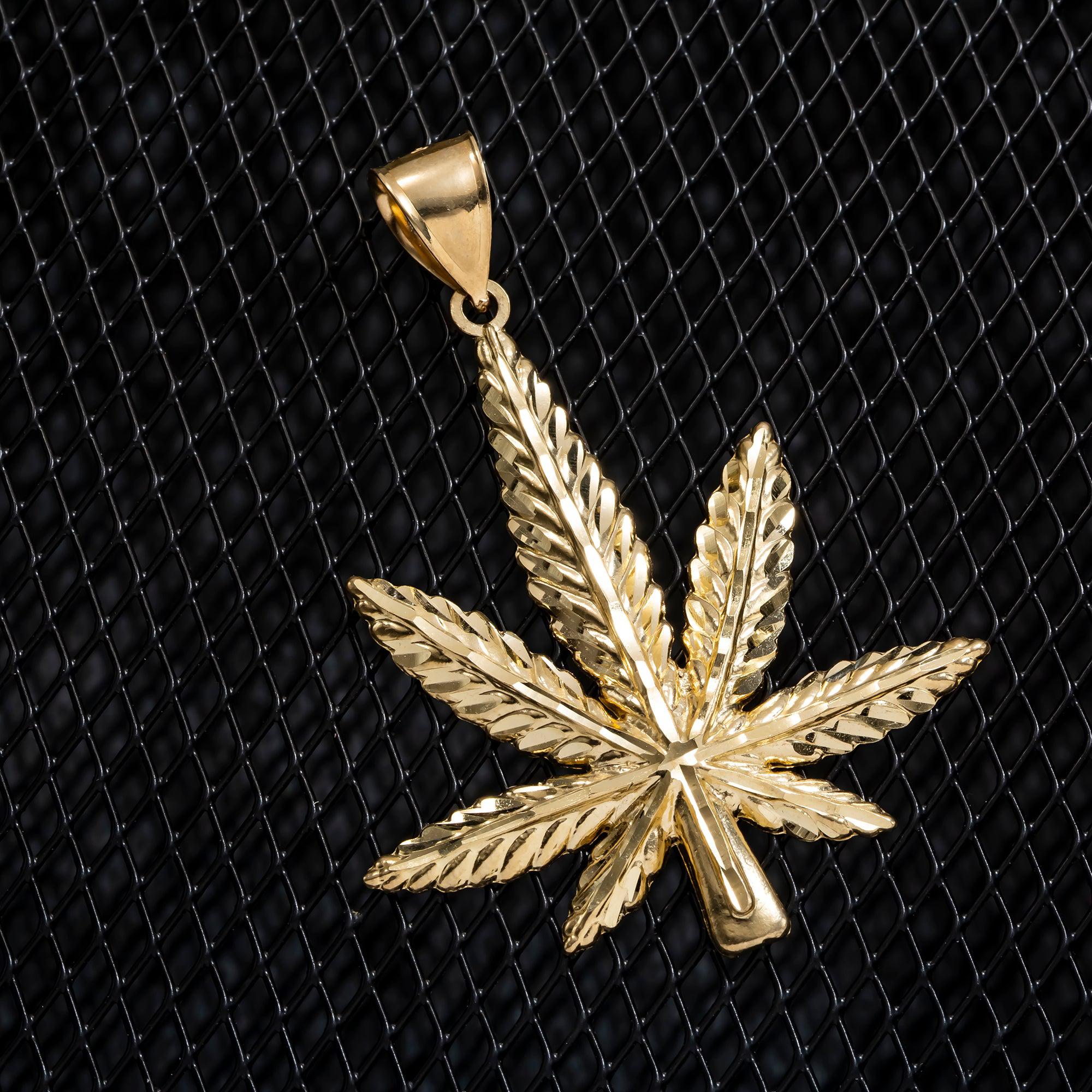 10K GOLD CANNABIS LEAF PENDANT 10.0G