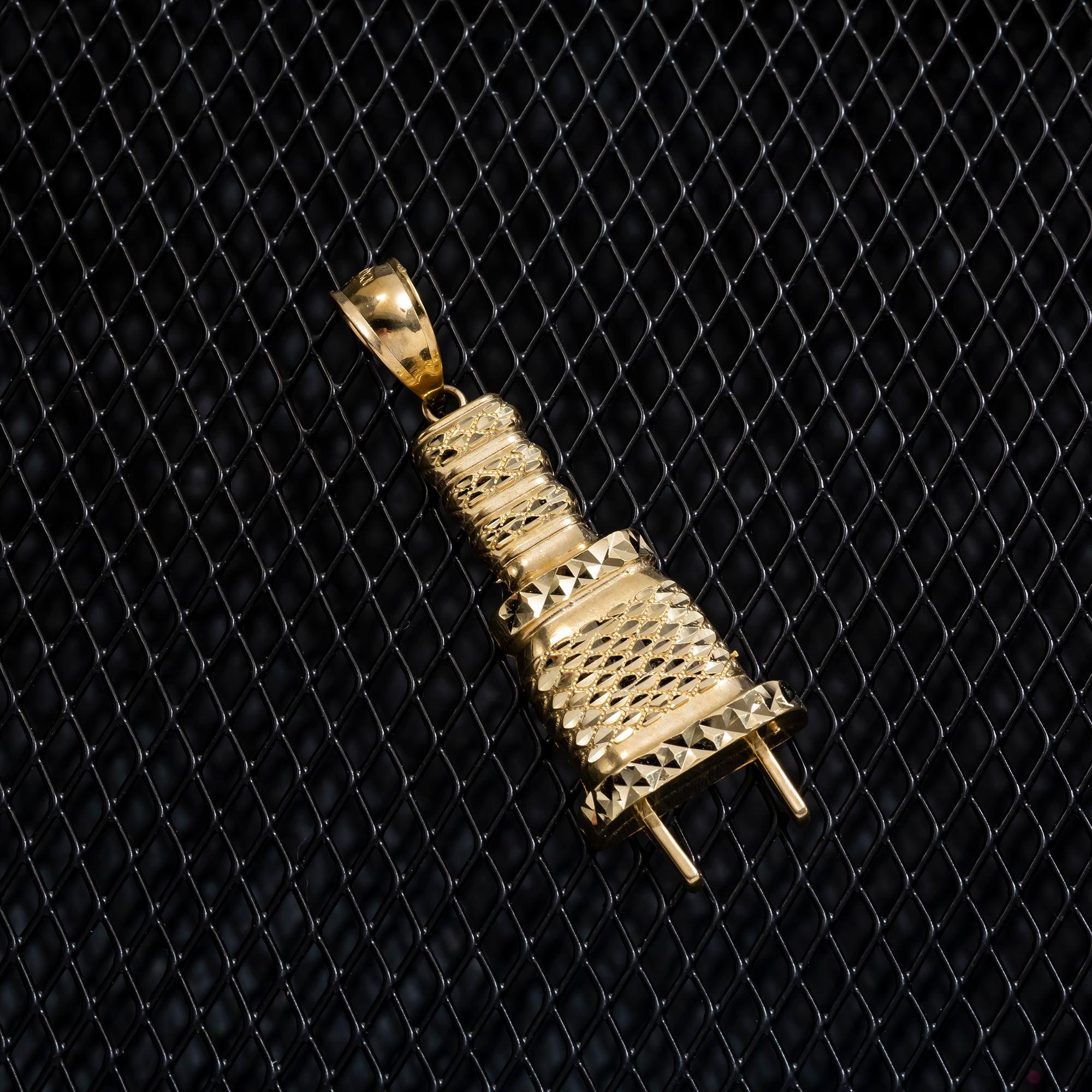 10K GOLD PLUG PENDANT 6.2G