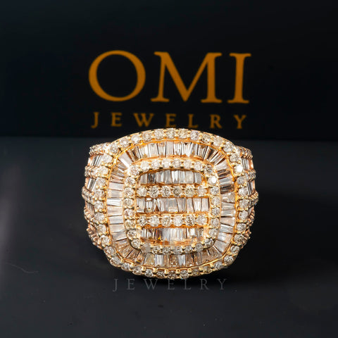 10K GOLD BAGUETTE AND ROUND DIAMOND STATEMENT RING 2.61 CT