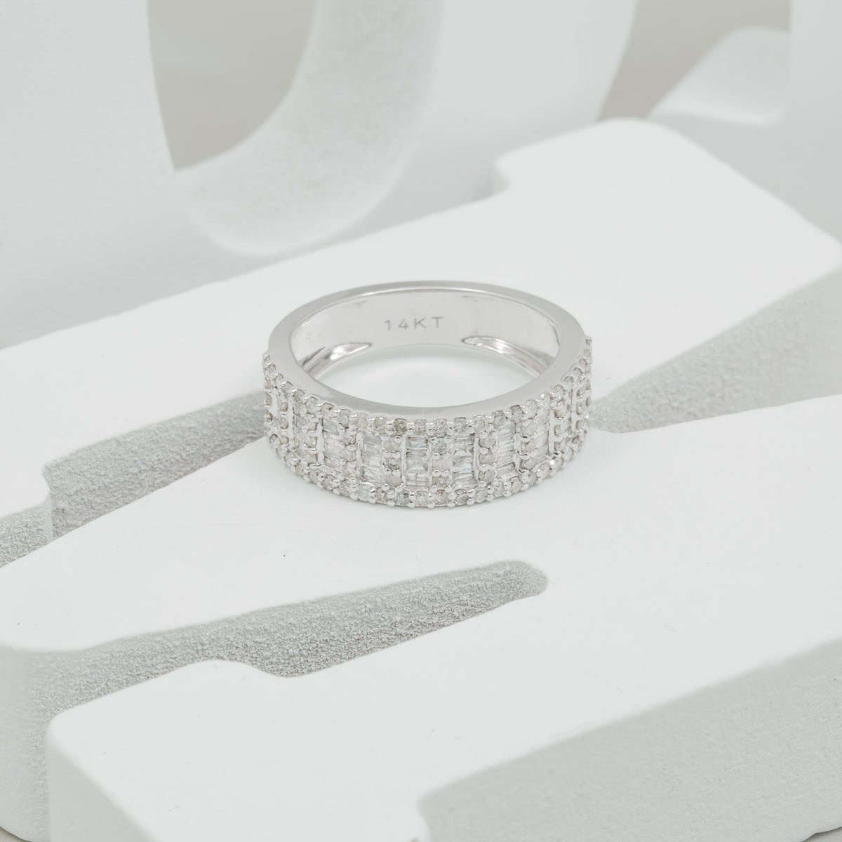 14K GOLD ROUND AND BAGUETTE DIAMOND HALF ETERNITY BAND RING 1.02 CT