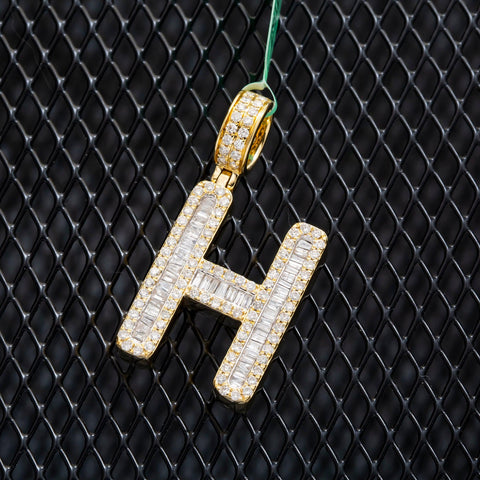 10K GOLD BAGUETTE AND ROUND DIAMOND INITIAL H PENDANT 1.50 CT