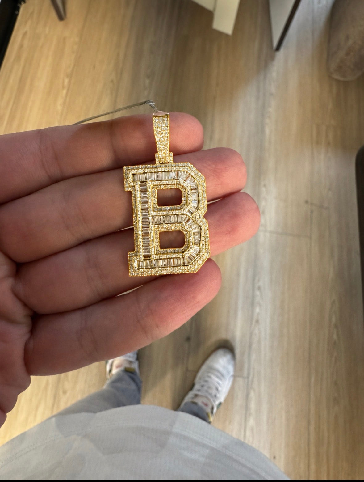 Yellow gold B baguette
