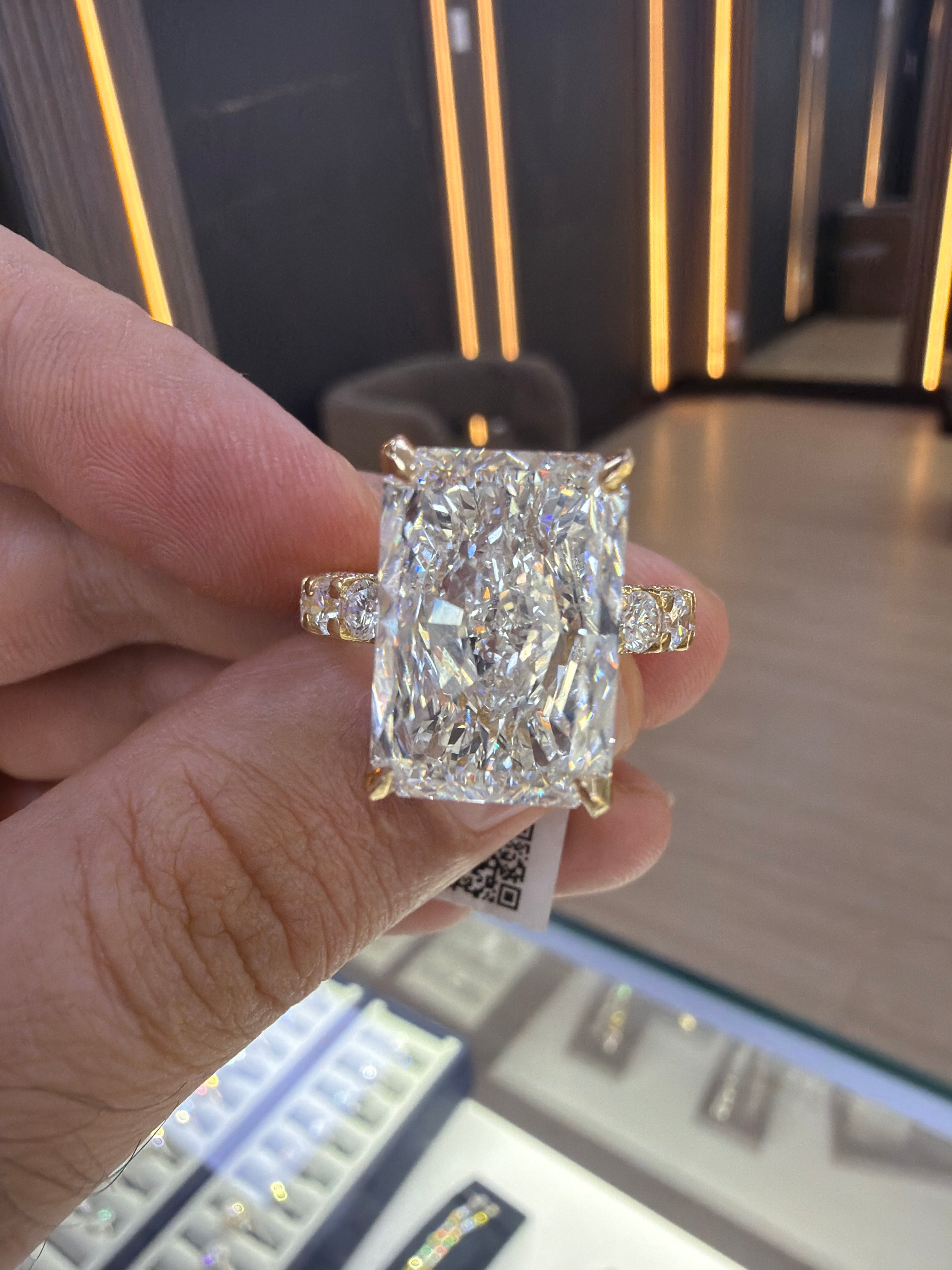 10.05ct center stone , 2.5ct sides certified lab diamond ring