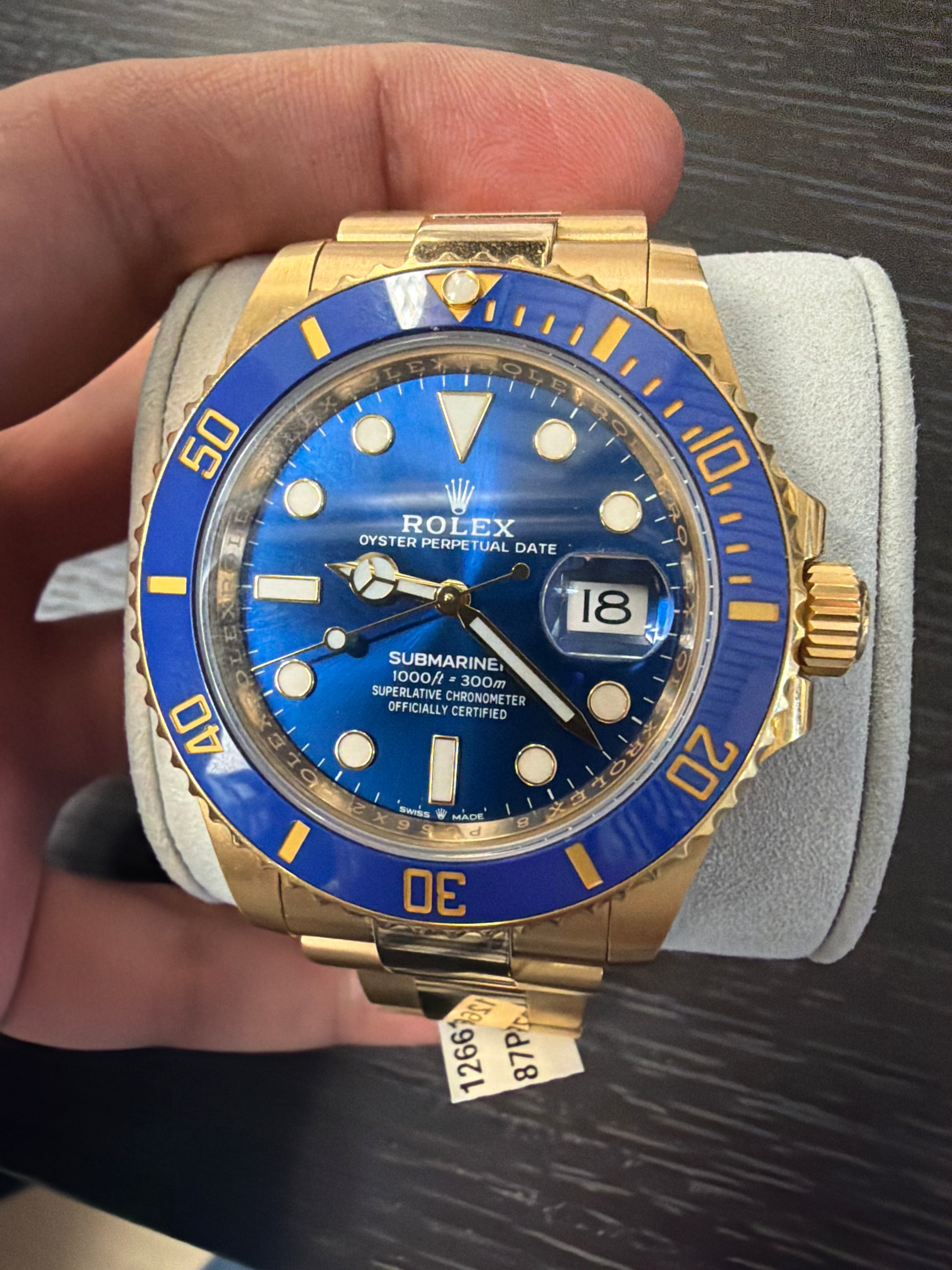 Yellow gold submariner watch reference 126618