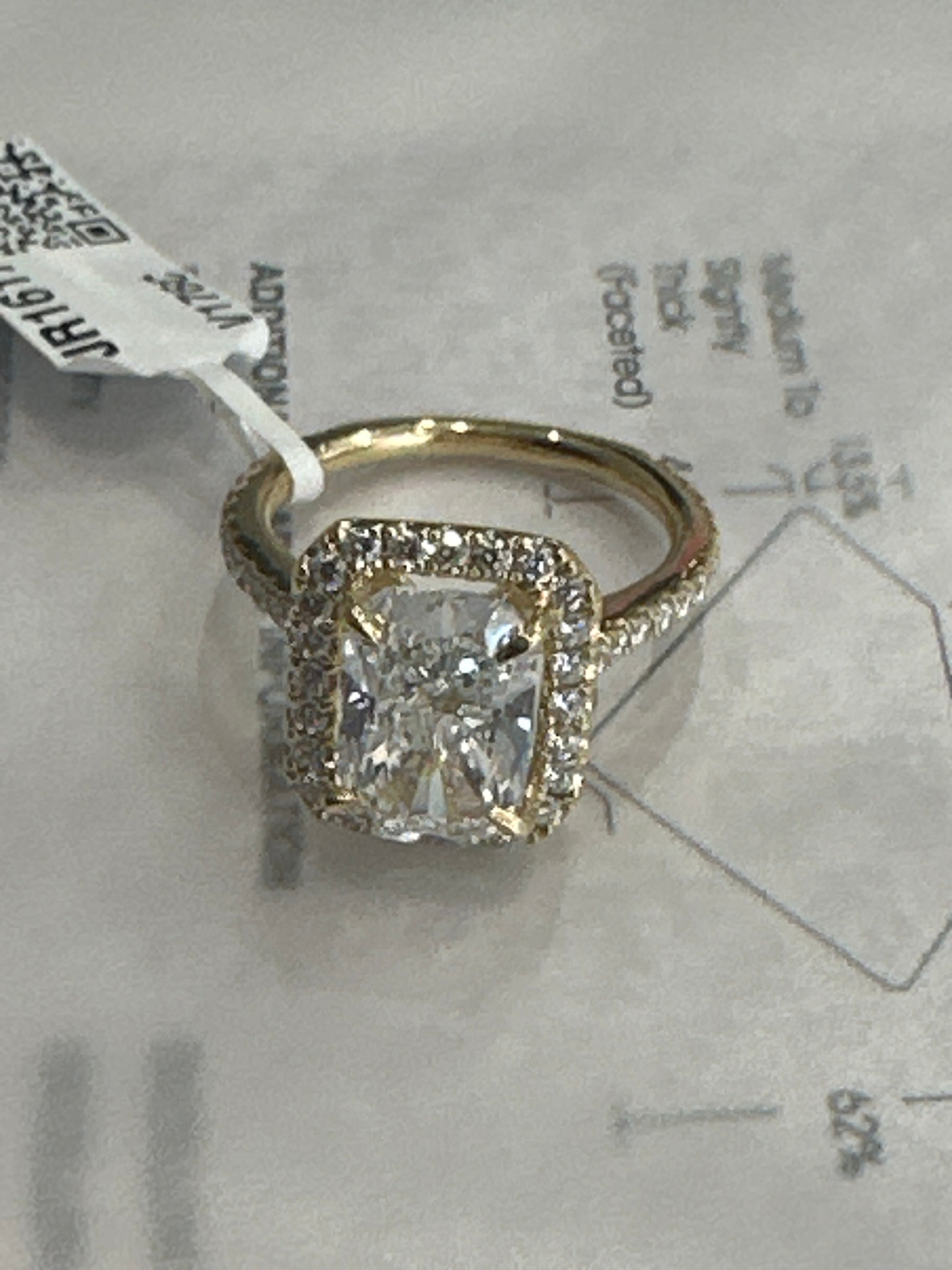 3ct center stone 18k yellow gold ring with emerald cut diamond