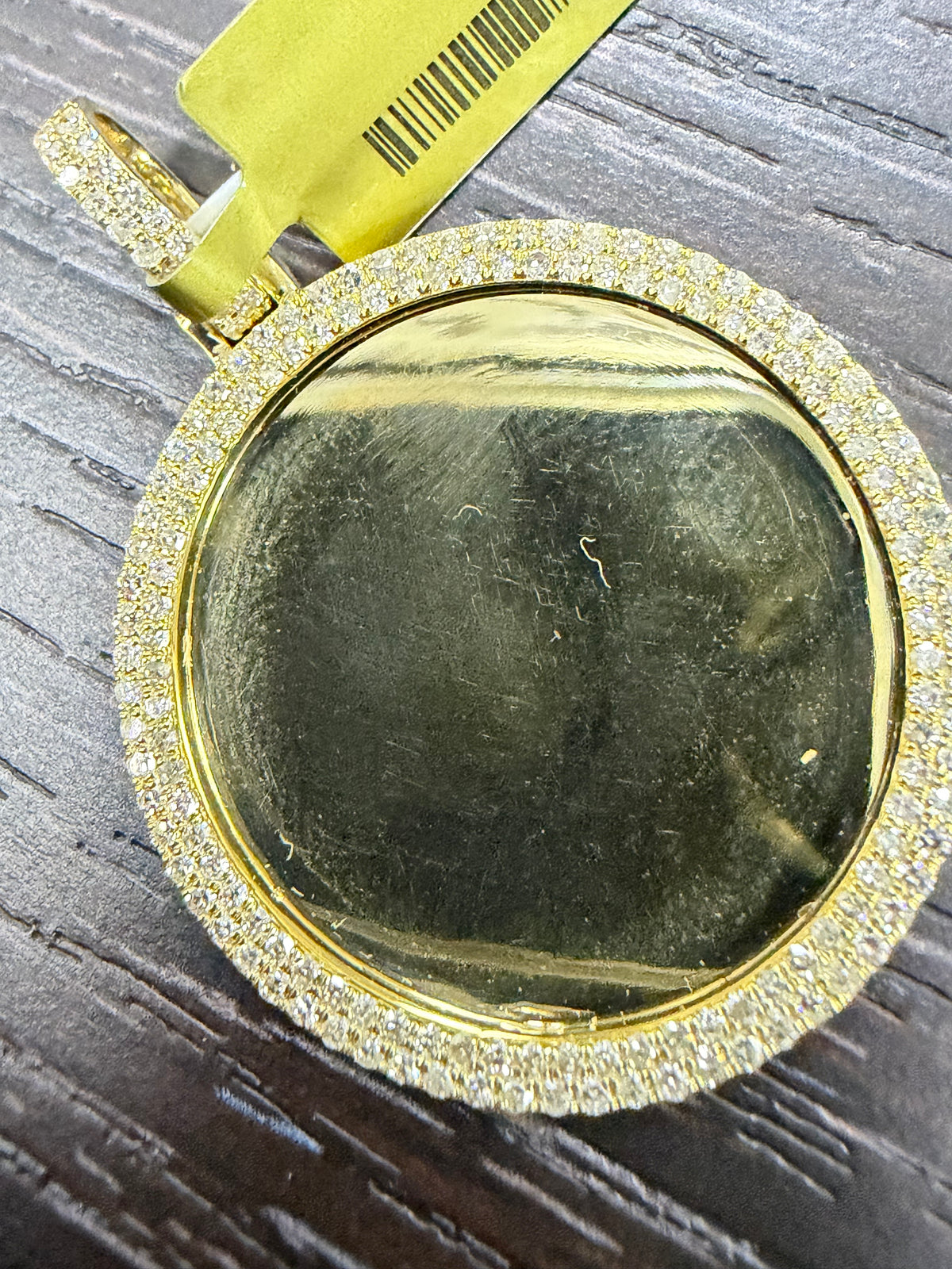 Picture pendant 10k gold diamonds