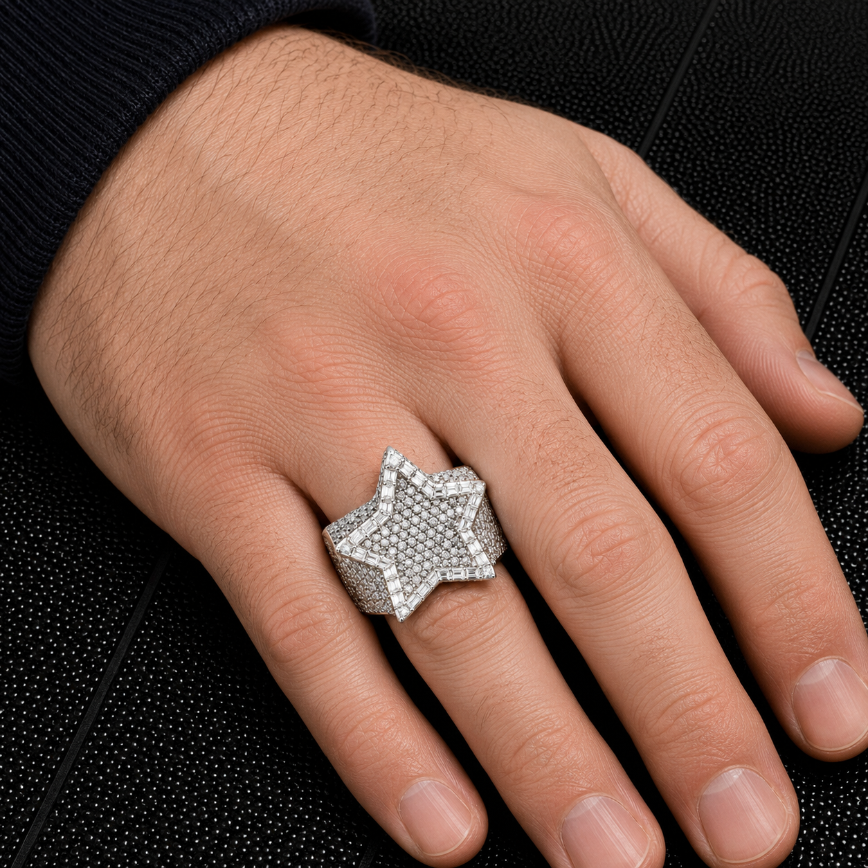 14K WHITE GOLD MEN'S STAR RING WITH 3.60 CT DIAMONDS