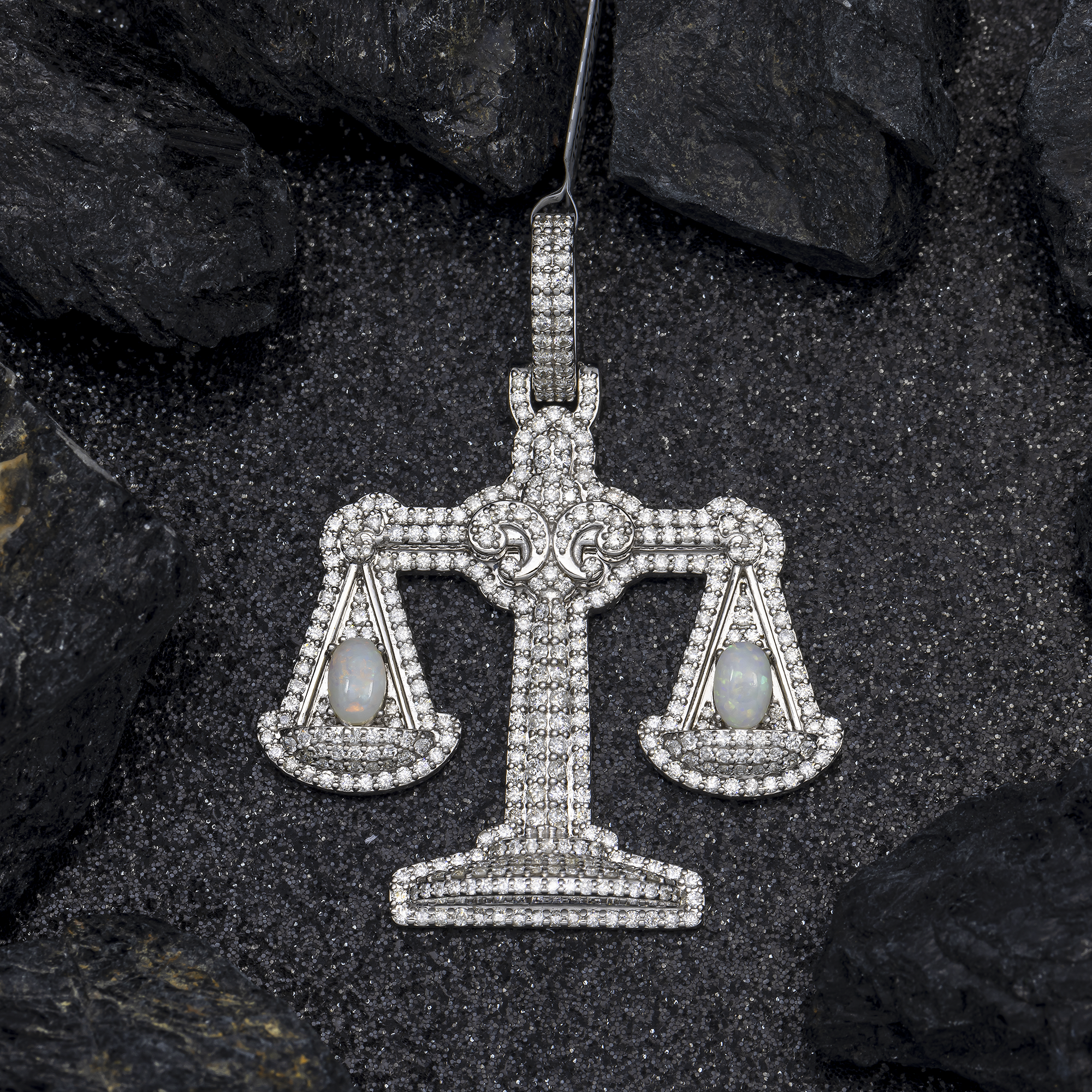 10K GOLD DIAMOND AND GEMSTONE SCALE PENDANT 3.09 CT