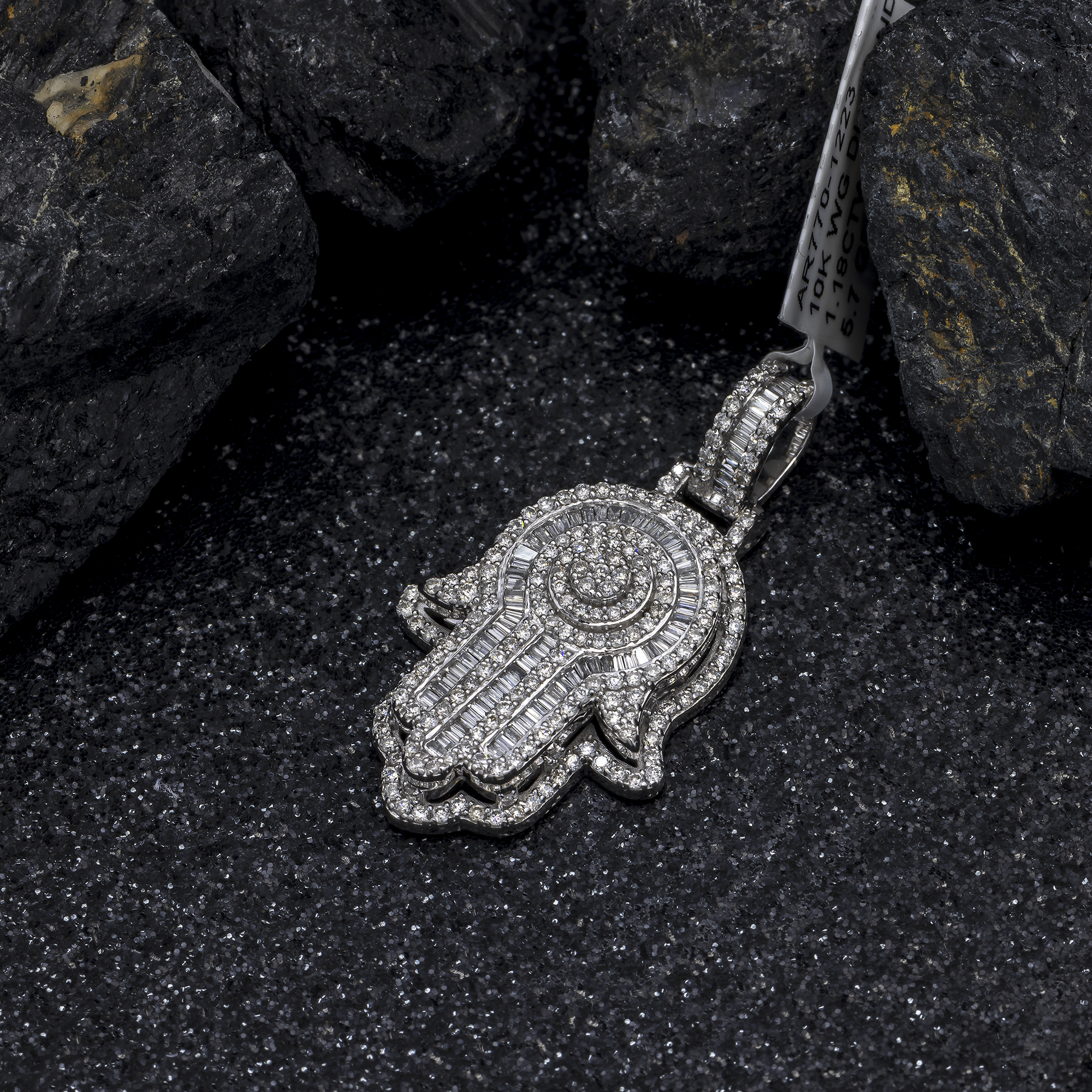 10K GOLD BAGUETTE AND ROUND DIAMOND HAMSA PENDANT 1.18 CT
