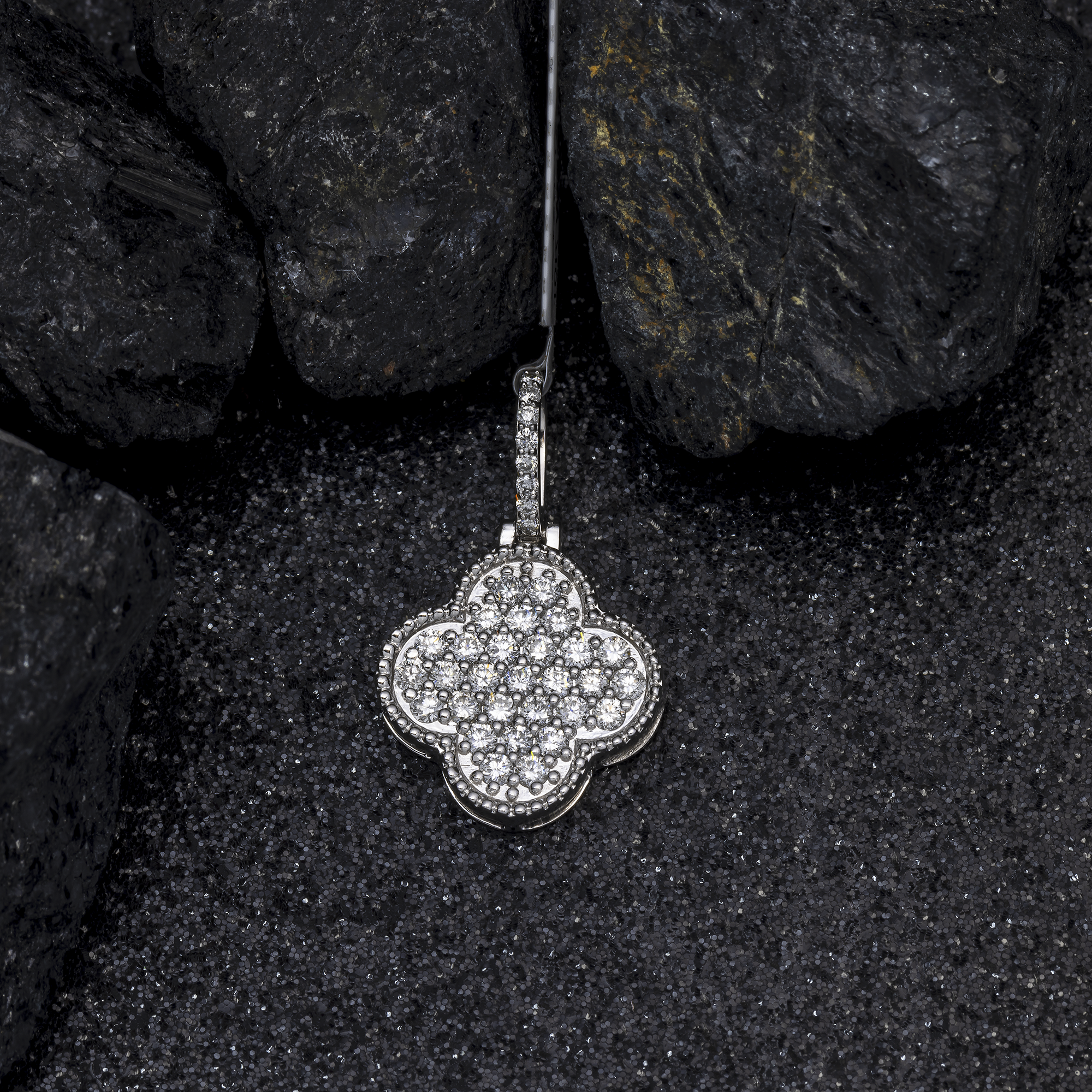 10K GOLD ROUND DIAMOND CLOVER PENDANT 0.75 CT