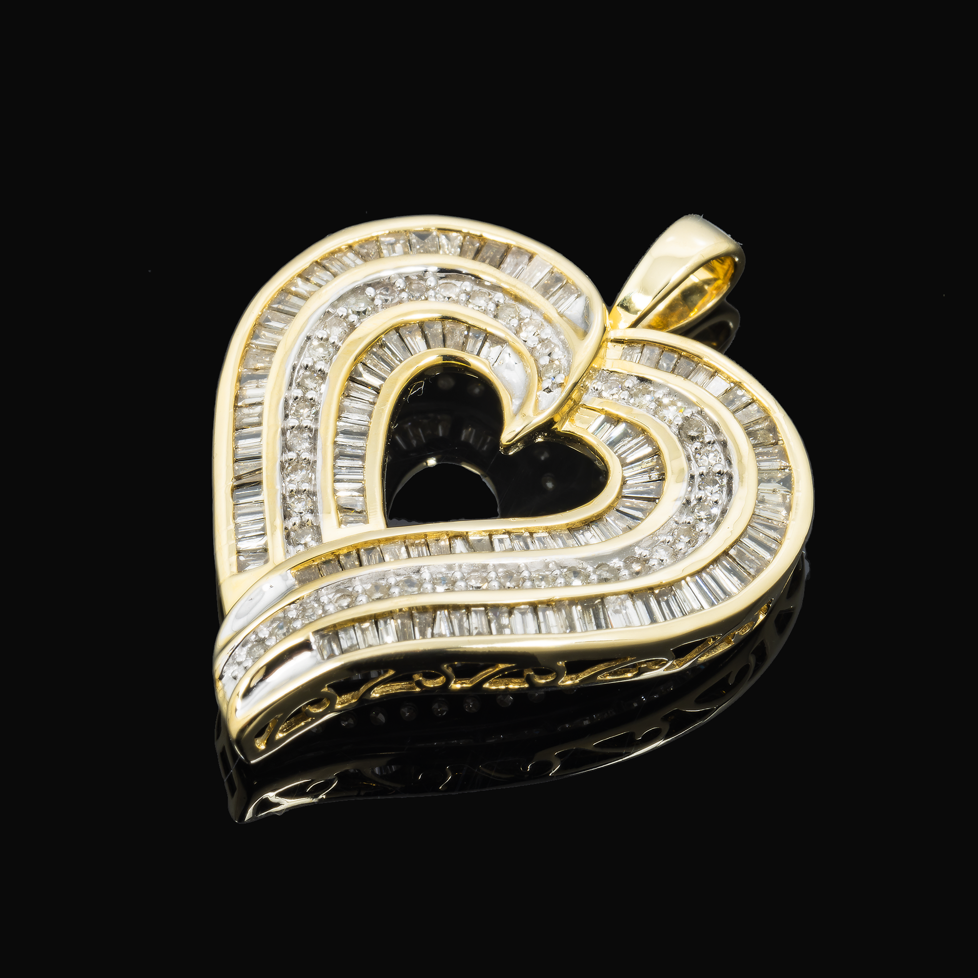 10K GOLD BAGUETTE AND ROUND DIAMOND HEART PENDANT 2.50 CT