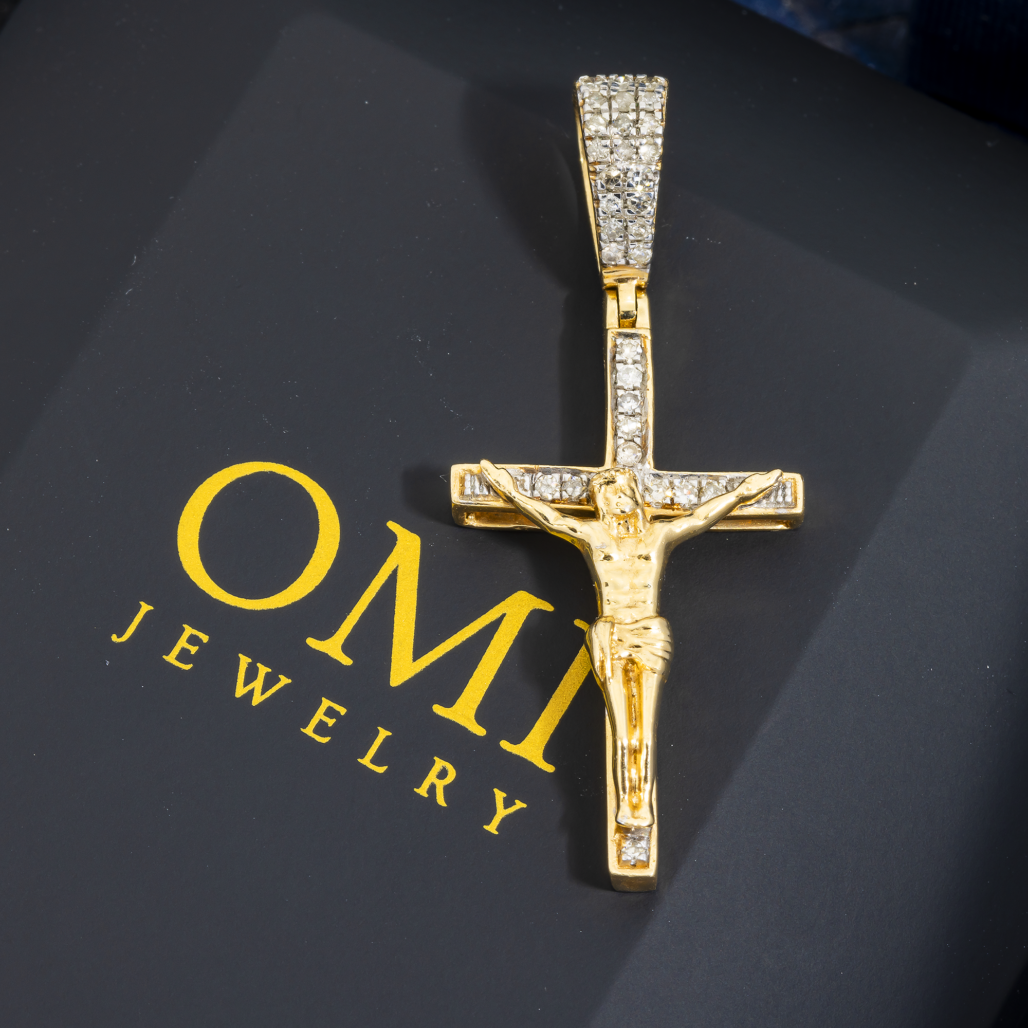 14K GOLD DIAMOND CRUCIFIX PENDANT 0.30 CT