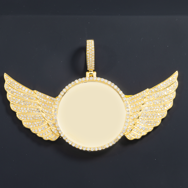 14K GOLD DIAMOND CIRCLE WITH ANGEL WINGS PICTURE