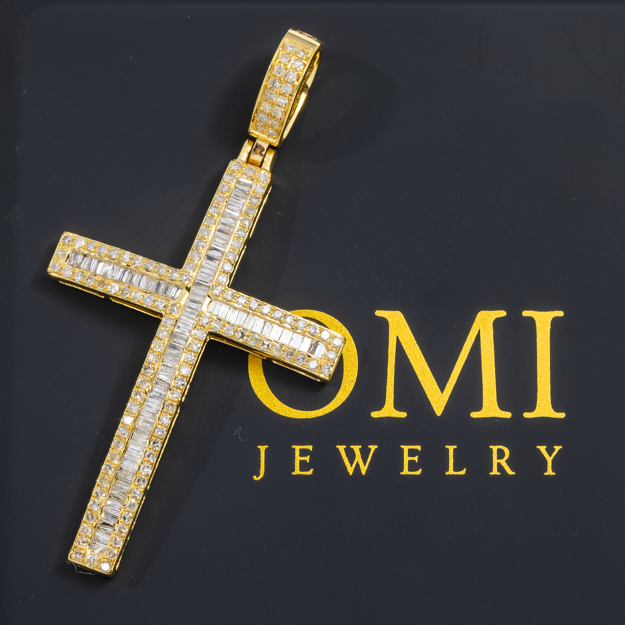14K GOLD BAGUETTE AND ROUND DIAMOND CROSS PENDANT 1.10 CT