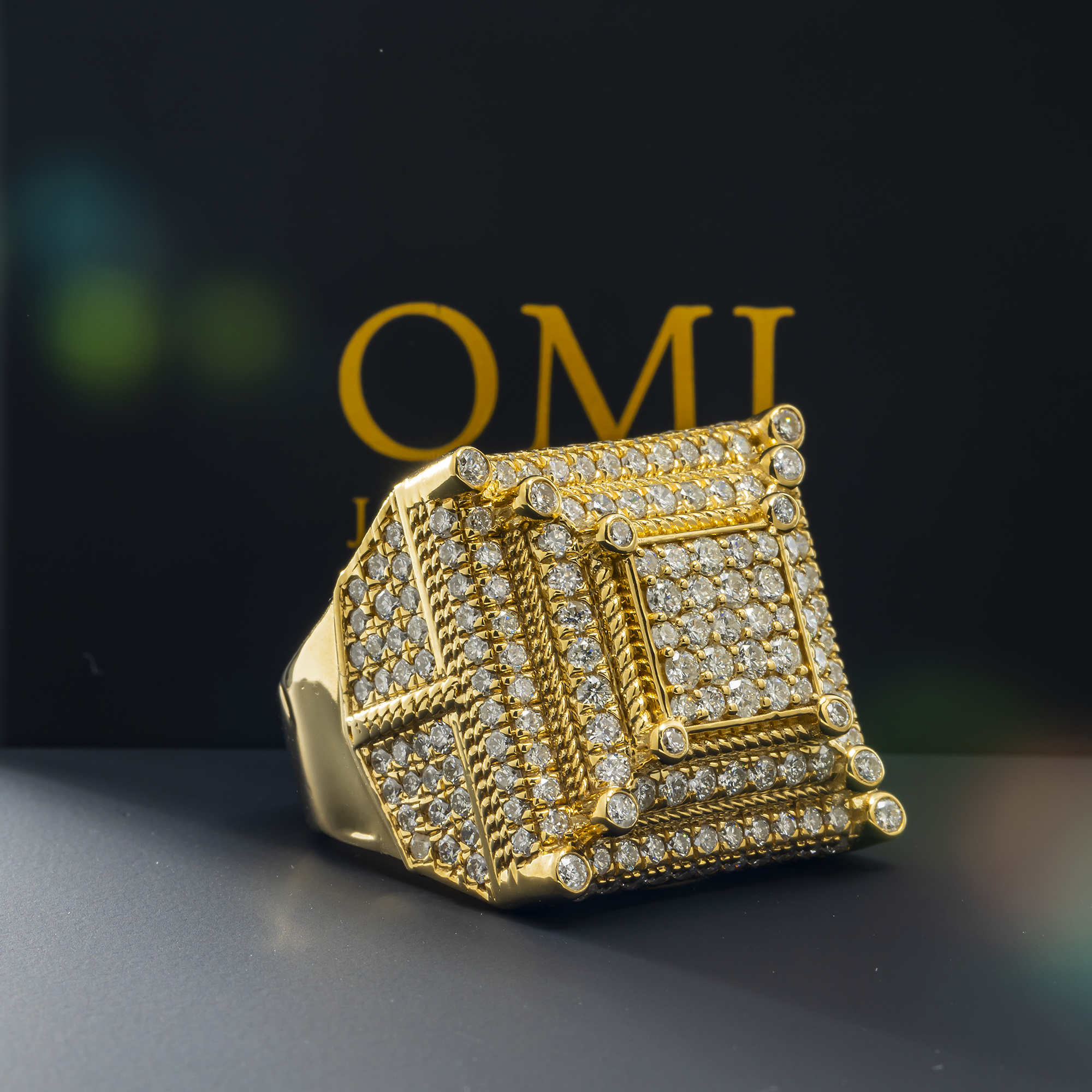 10K GOLD ROUND DIAMOND TEXTURED SQUARE STATEMENT RING 3.75 CT