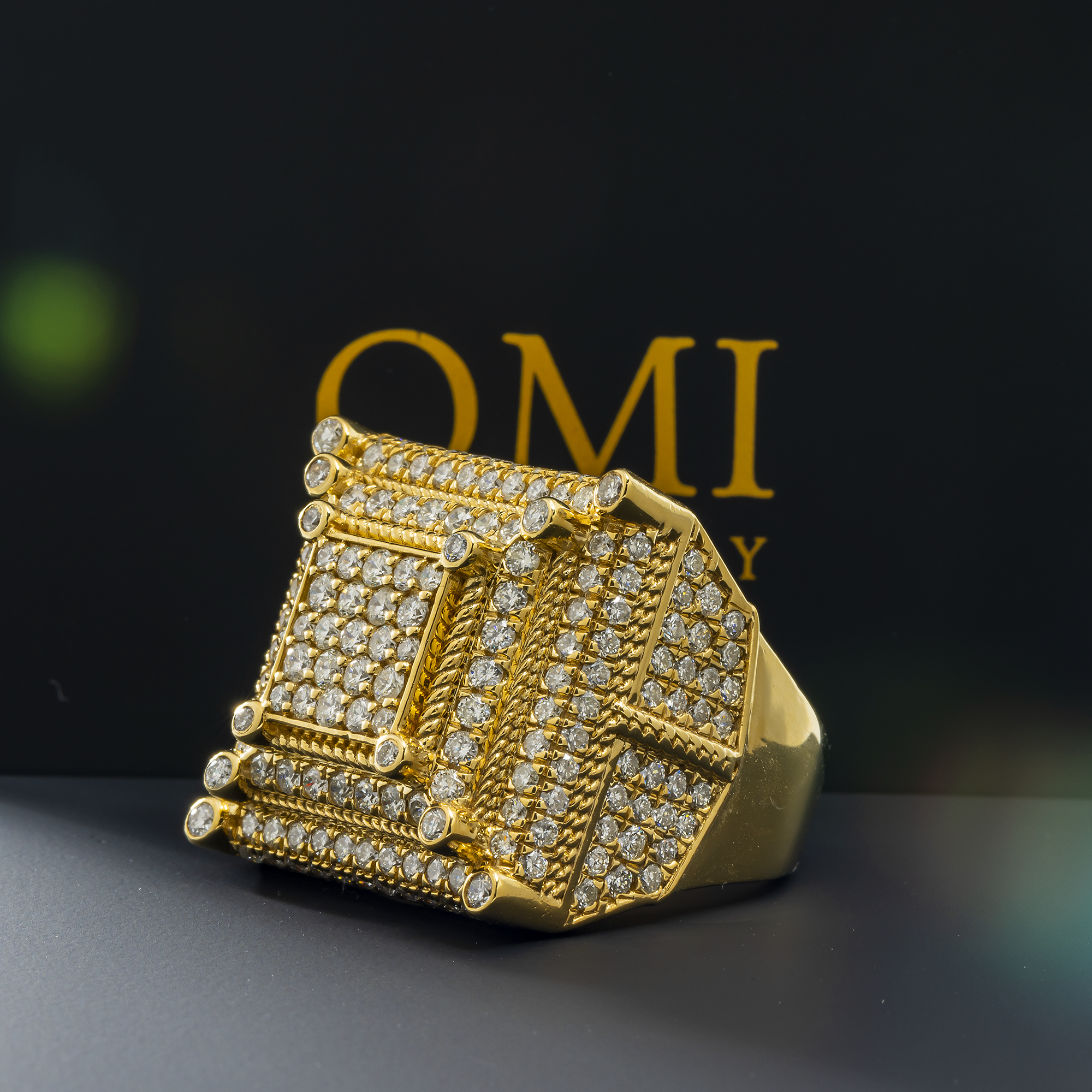 10K GOLD ROUND DIAMOND TEXTURED SQUARE STATEMENT RING 3.75 CT