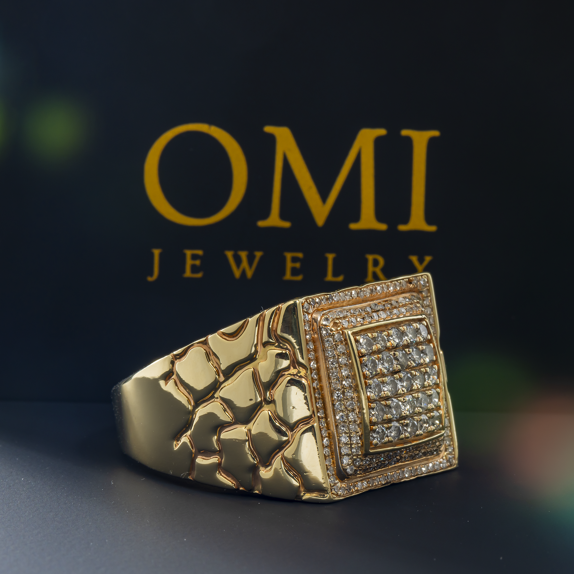 10K GOLD ROUND DIAMOND TEXTURED SQUARE STATEMENT RING 0.87 CT