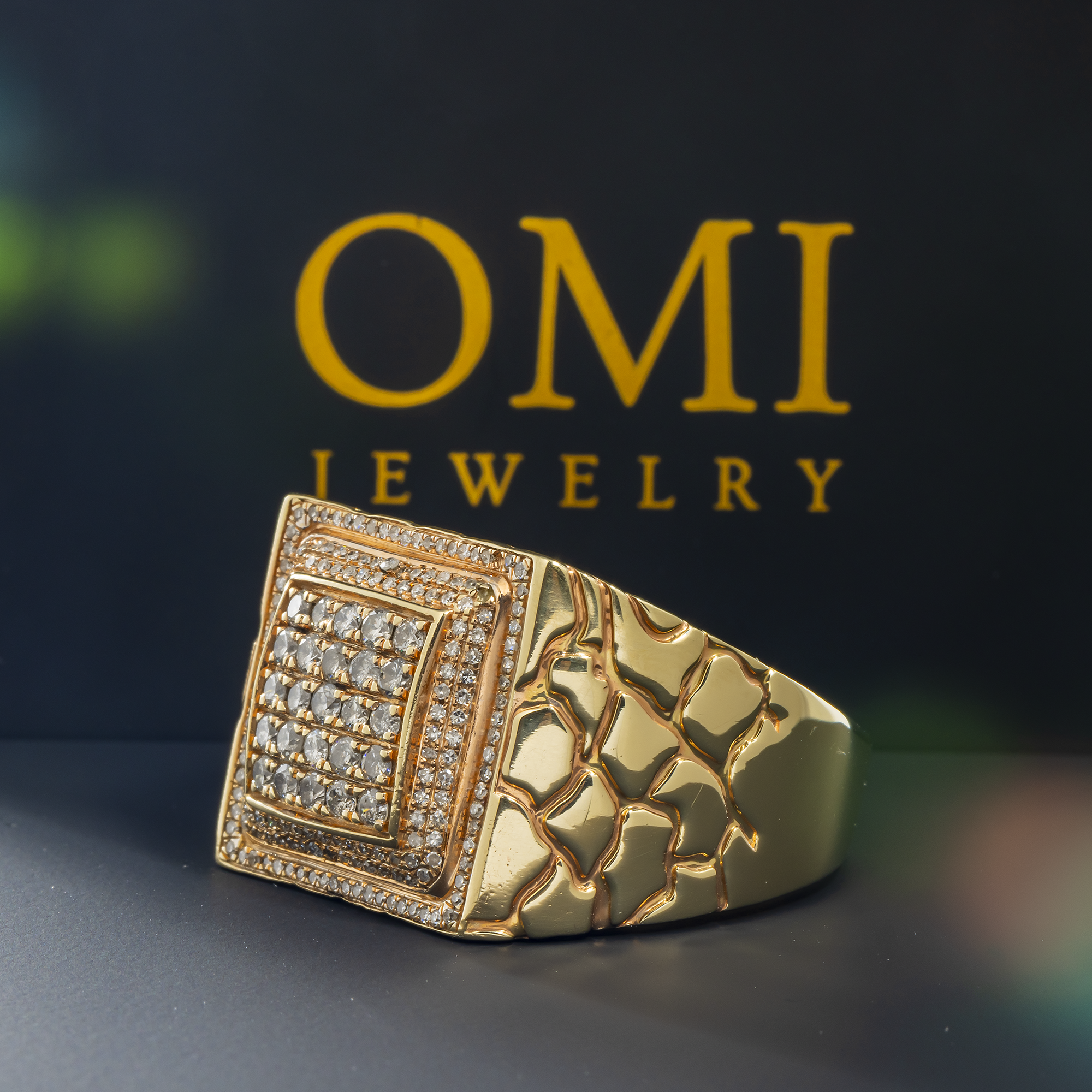 10K GOLD ROUND DIAMOND TEXTURED SQUARE STATEMENT RING 0.87 CT