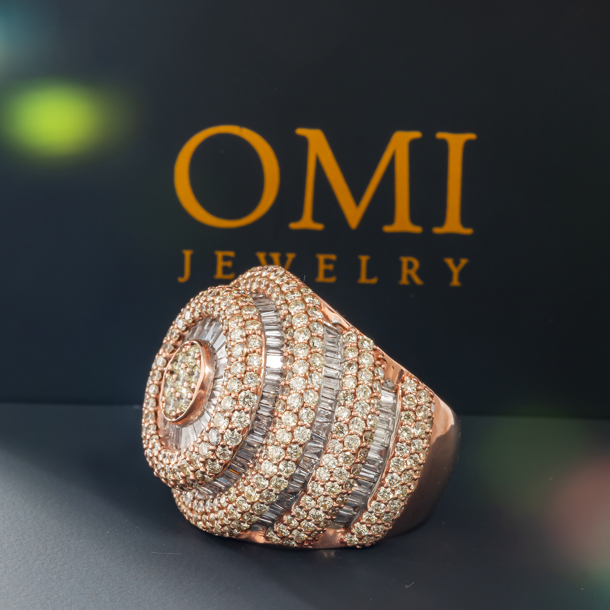 10K GOLD BAGUETTE AND ROUND DIAMOND CLUSTER STATEMENT RING 2.06 CT