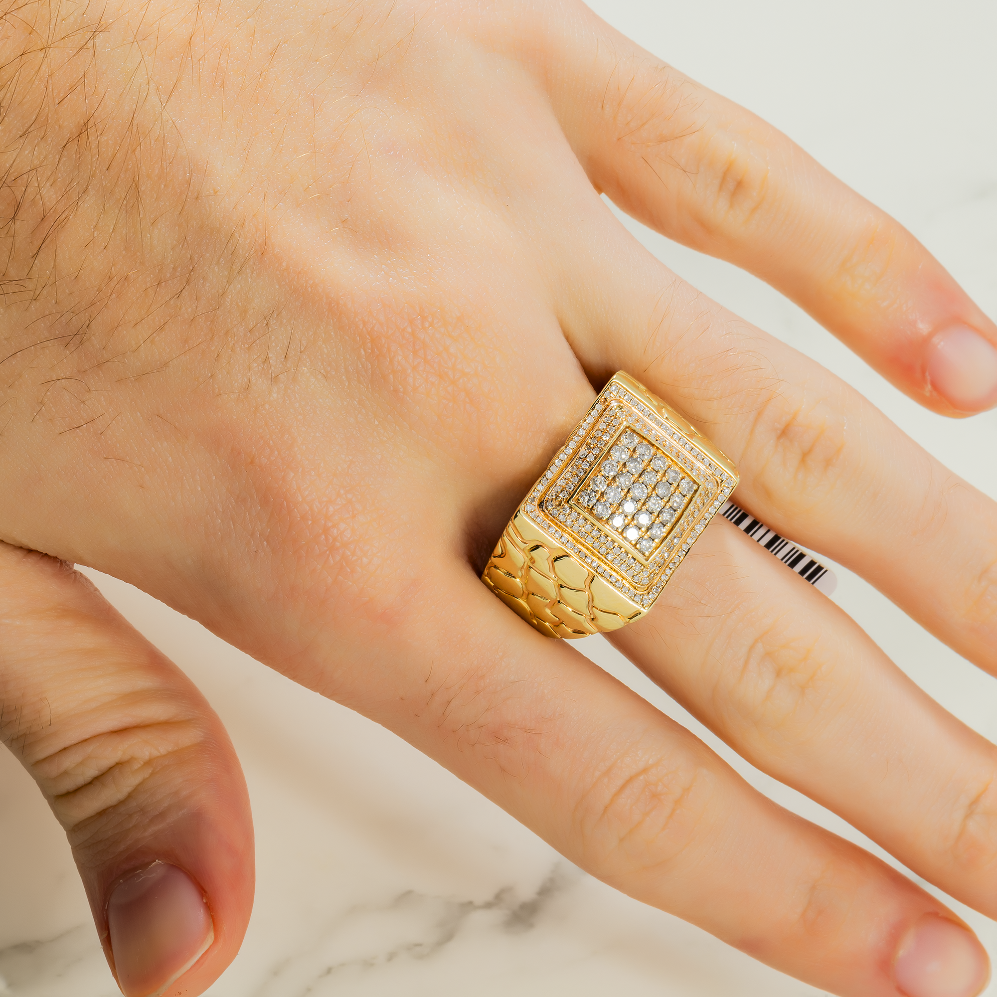 10K GOLD ROUND DIAMOND TEXTURED SQUARE STATEMENT RING 0.87 CT