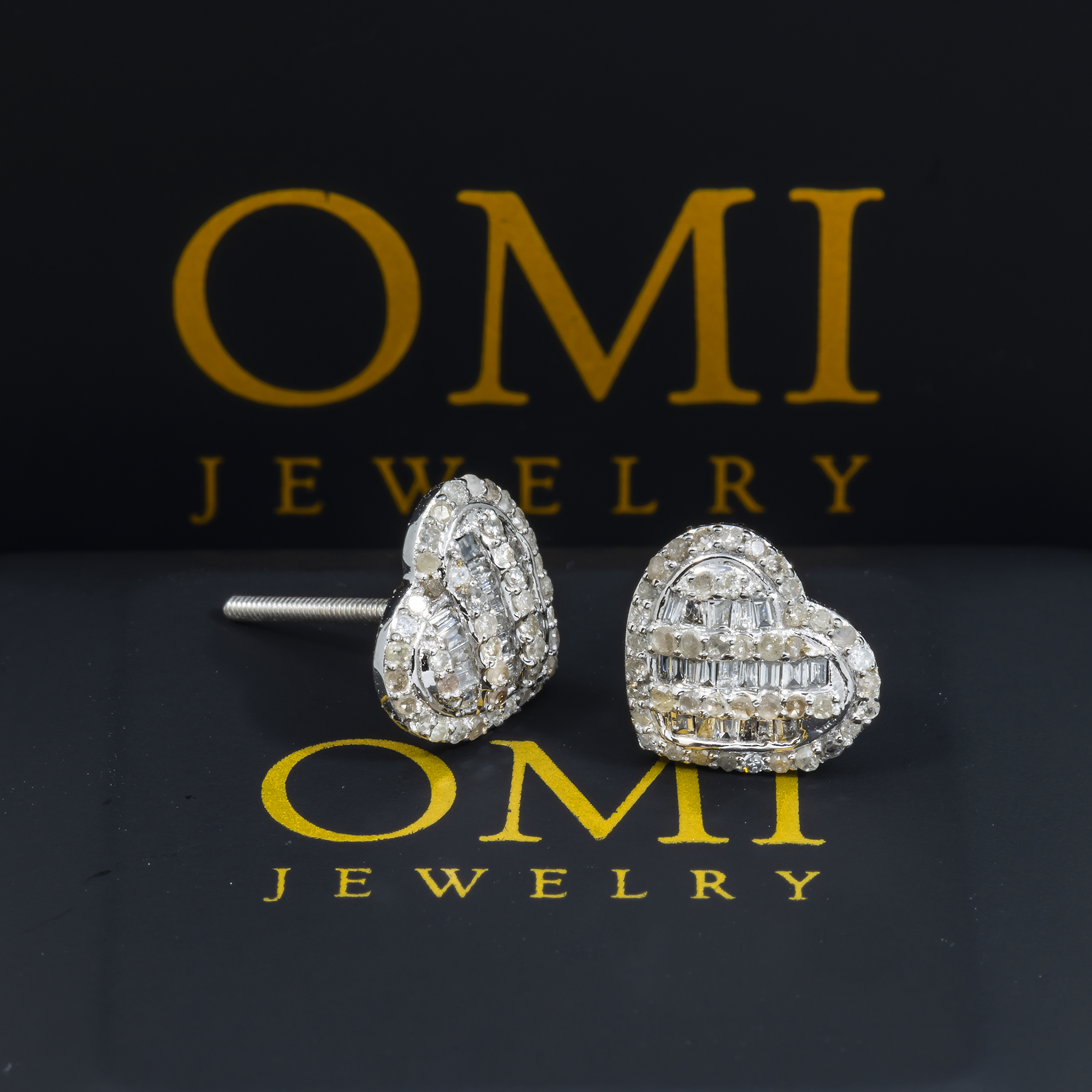 14K GOLD BAGUETTE AND ROUND DIAMOND HEART EARRINGS 0.61 CTW