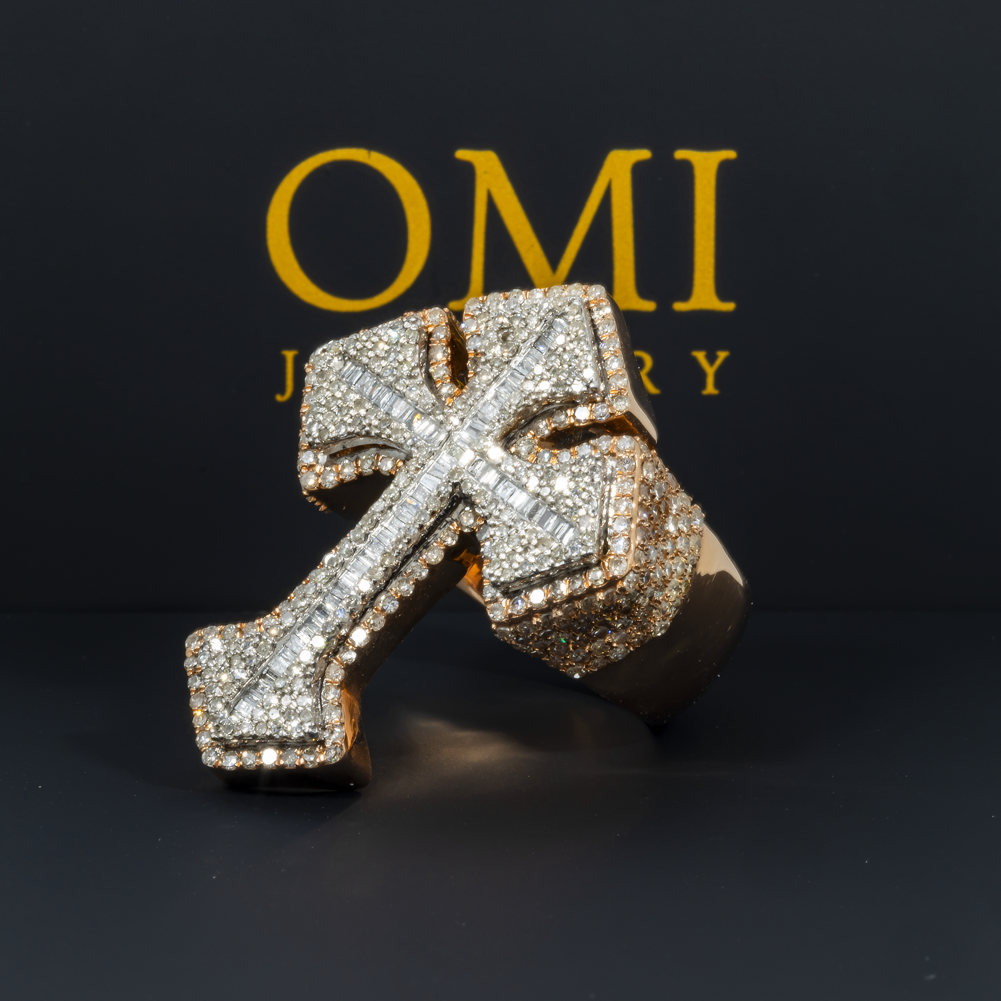 10K GOLD BAGUETTE AND ROUND DIAMOND CROSS STATEMENT RING 2.84 CT