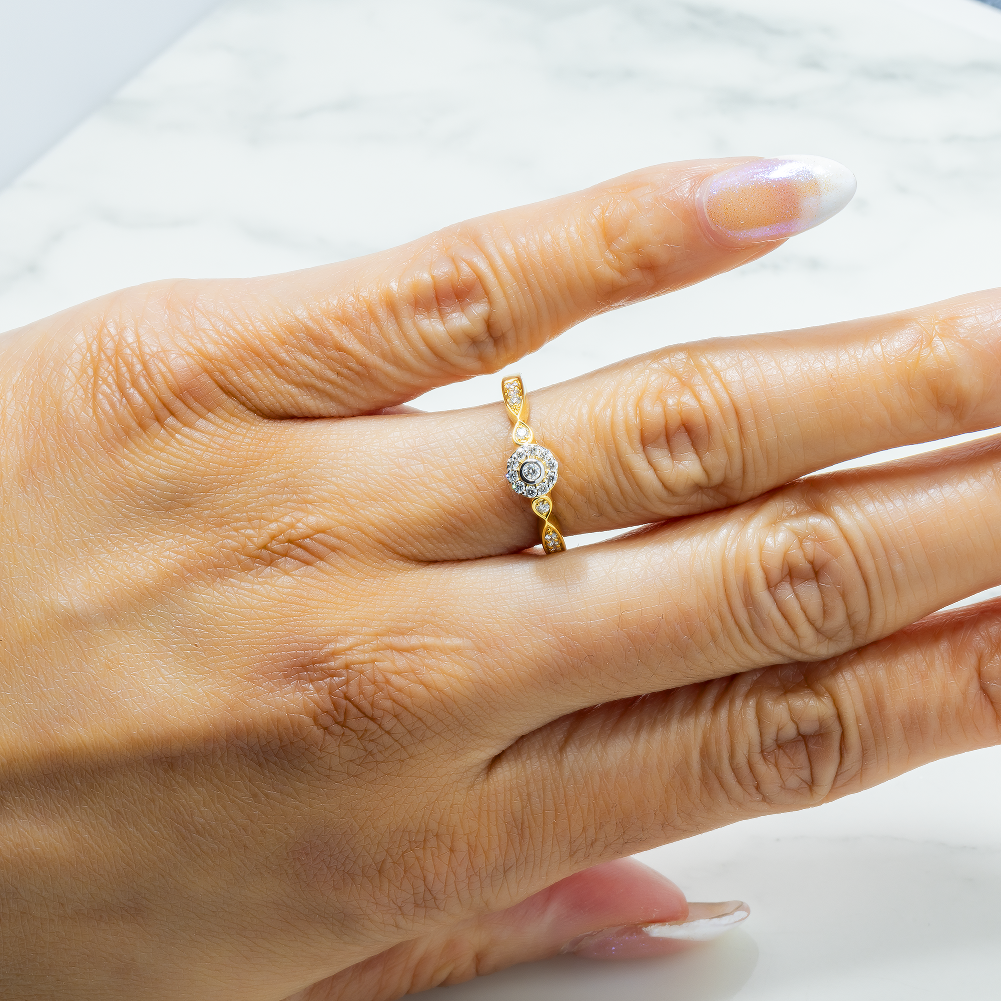 10K GOLD ROUND DIAMOND HALO VINTAGE ENGAGEMENT RING 0.19 CTW