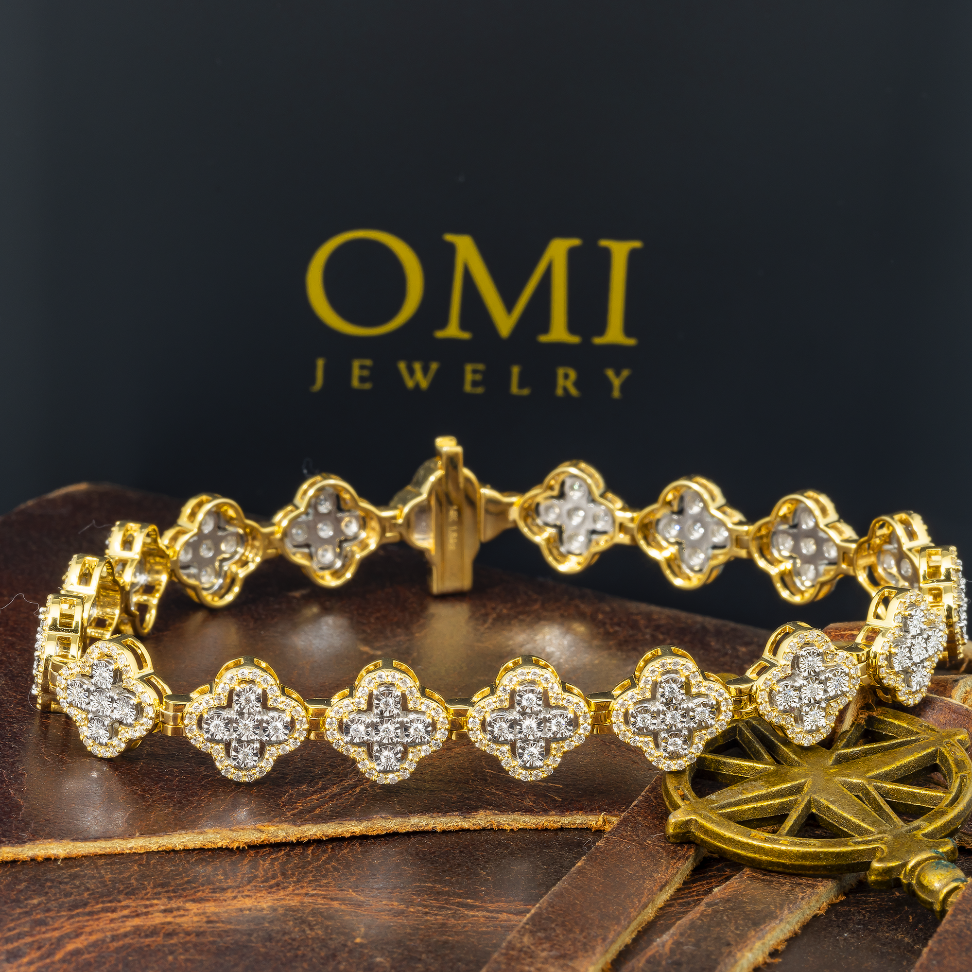 14K GOLD CLOVER BRACELET 1.86 CT