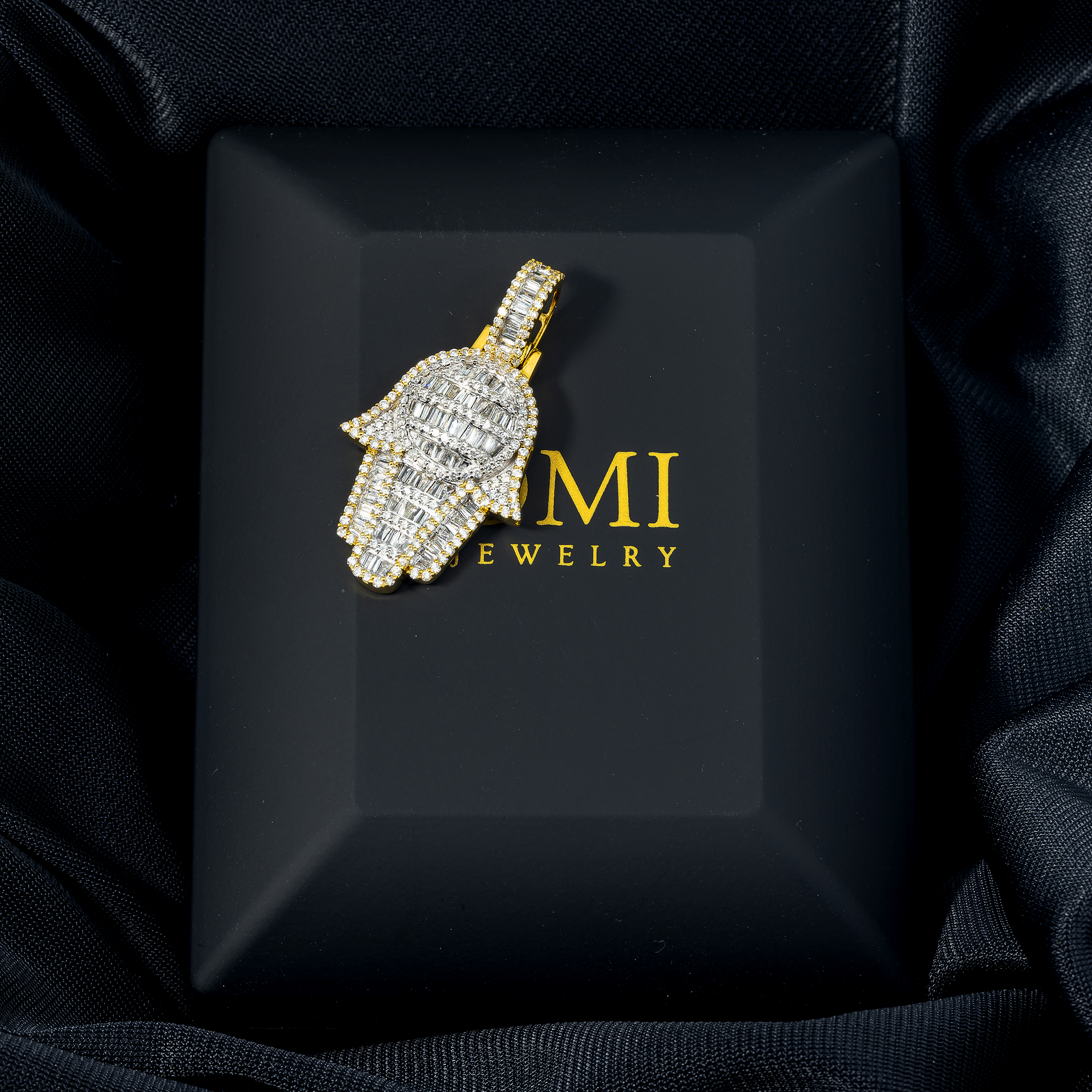 10K GOLD BAGUETTE AND ROUND DIAMOND HAMSA PENDANT 1.63 CT