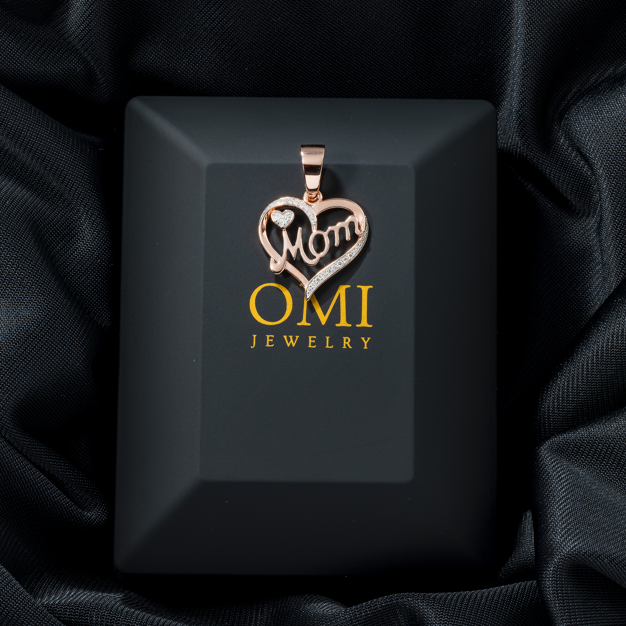 10K GOLD DIAMOND "MOM" HEART PENDANT 0.15 CT