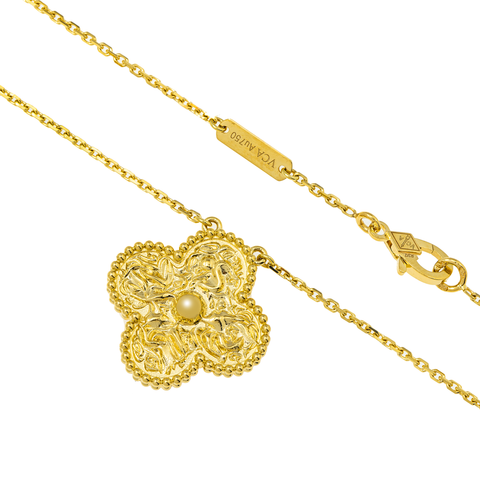 18K GOLD TEXTURED CLOVER NECKLACE