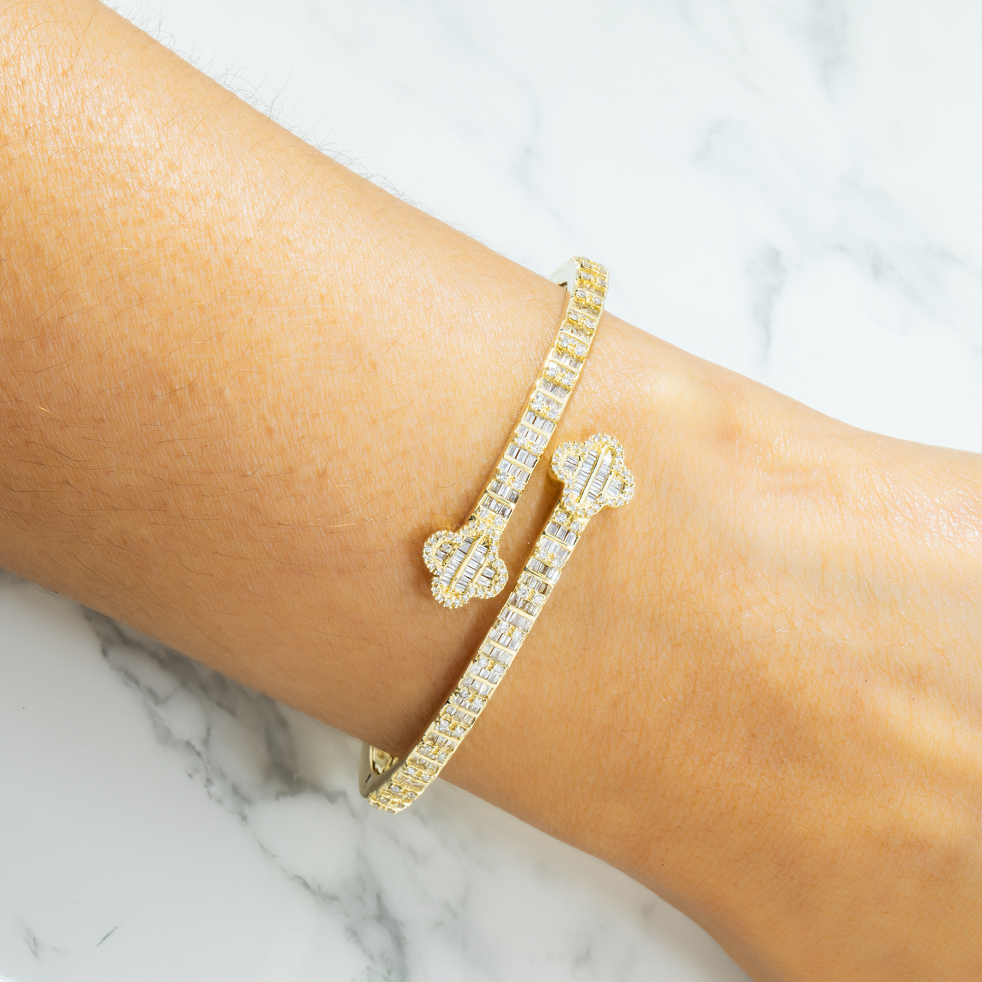10K GOLD BAGUETTE DIAMONDS OPEN CLOVER BANGLE 1.85 CT